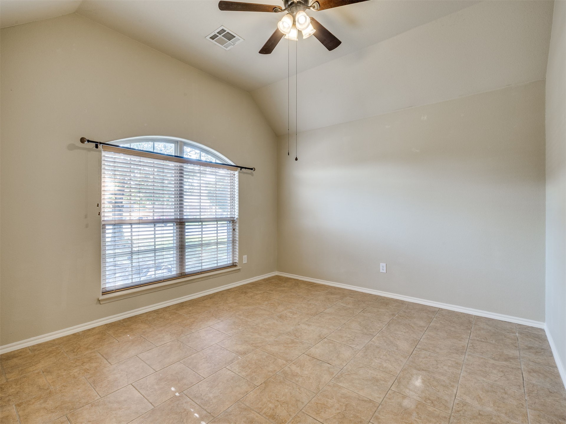 14490 S Florence Avenue Property Photo 19