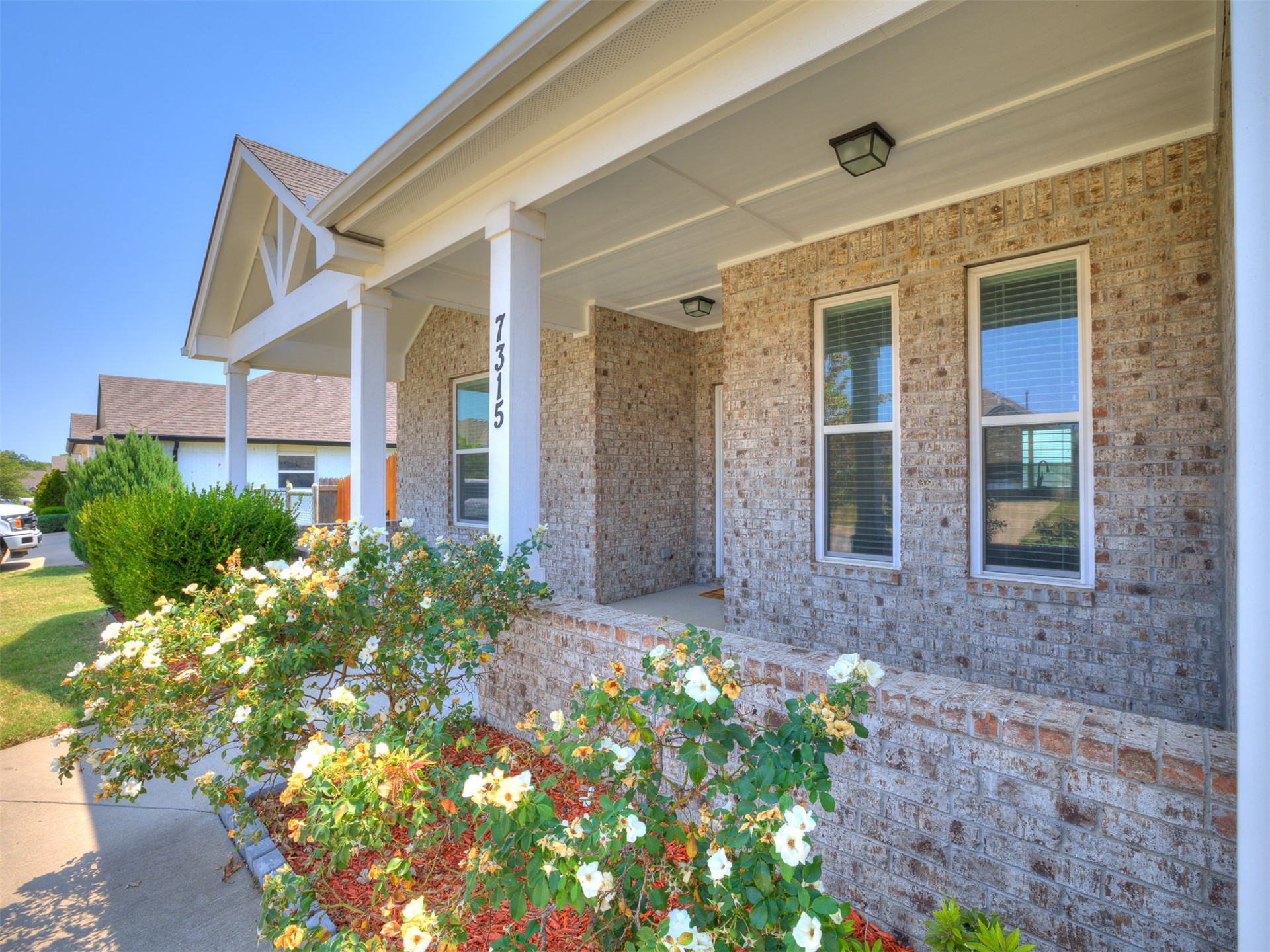 7315 E Oak Ridge Street Property Photo 1