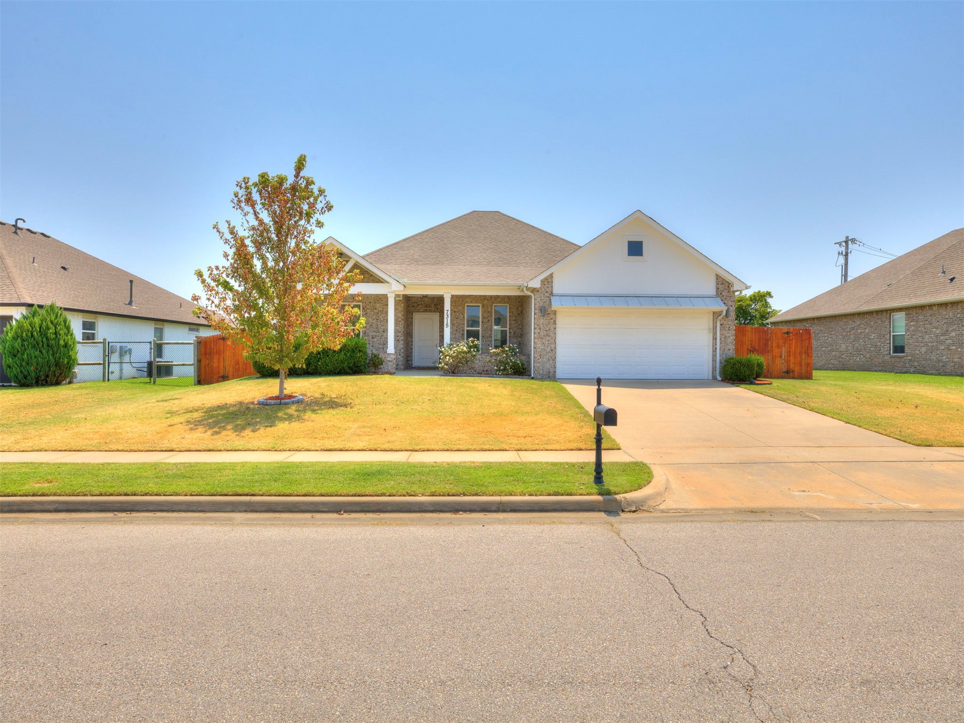 7315 E Oak Ridge Street Property Photo 2