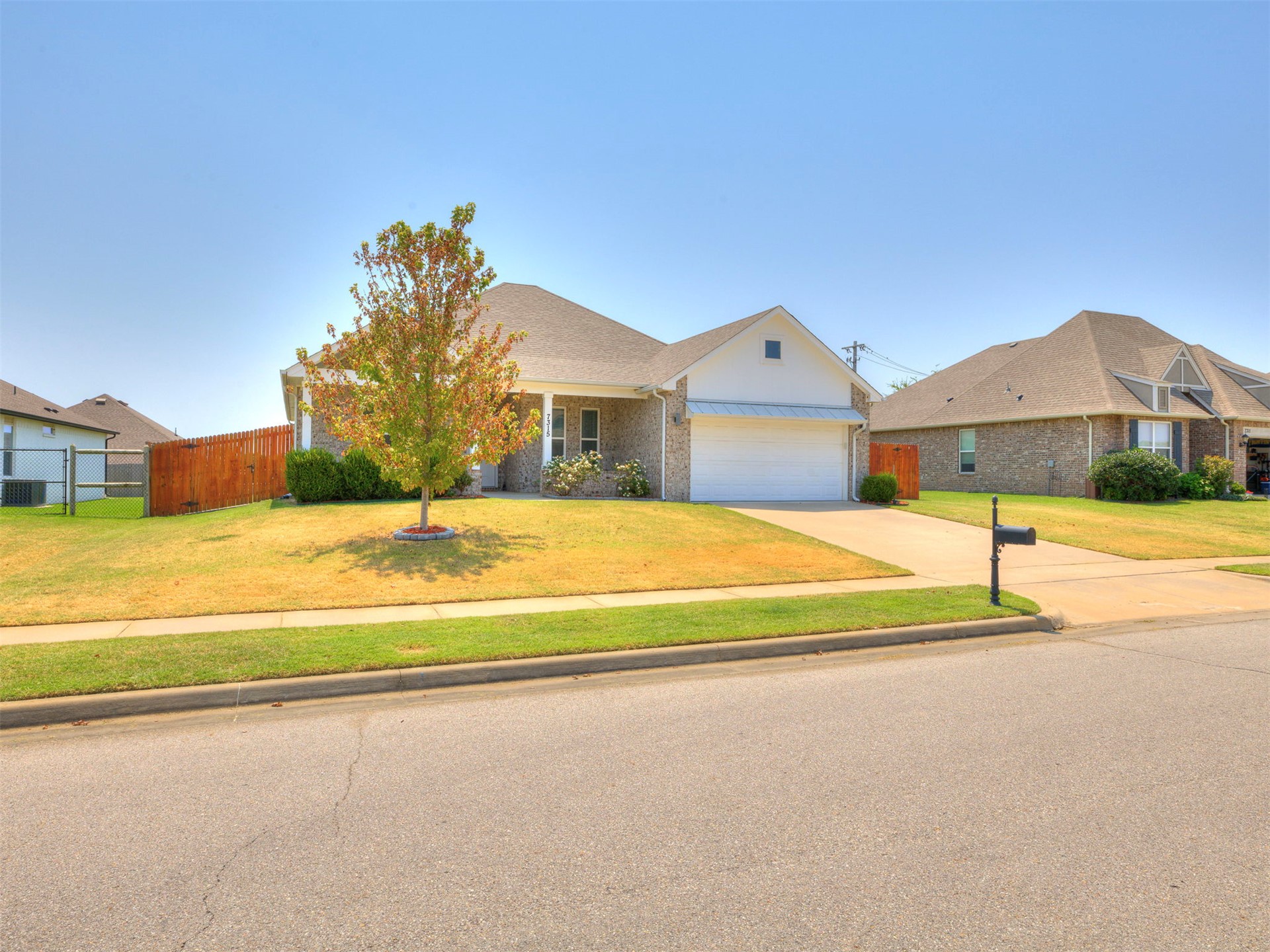 7315 E Oak Ridge Street Property Photo 3