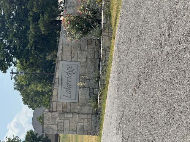 Lindsay Lane Property Photo 1