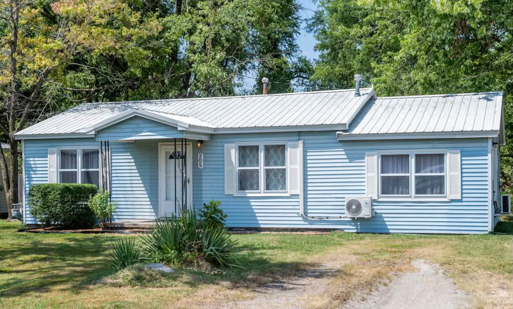 205 3rd Street Property Photo 2