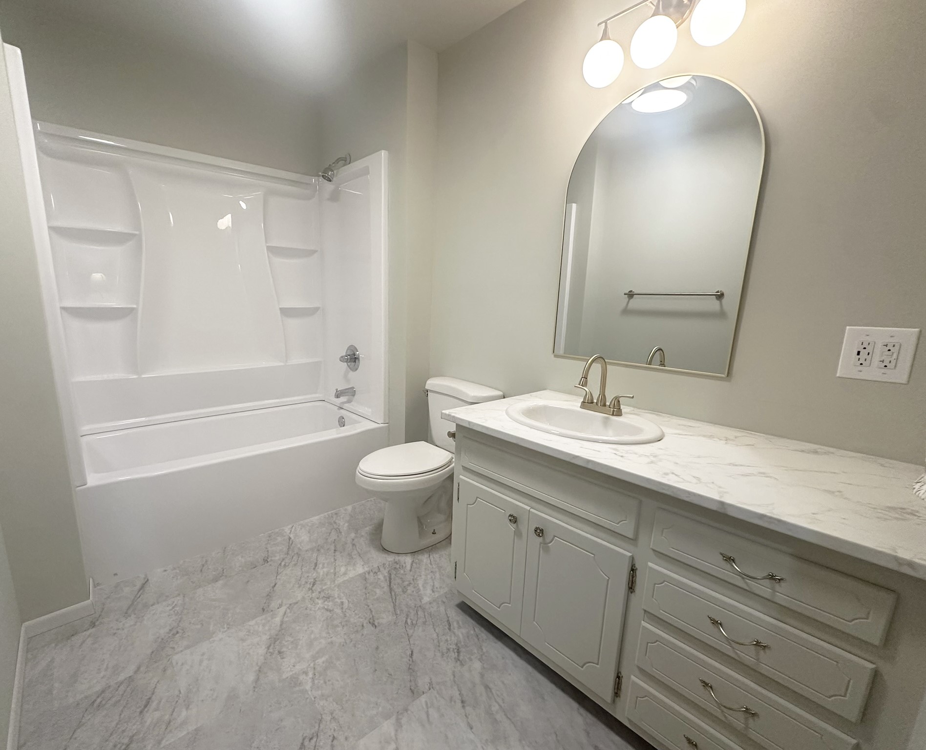 1908 Lakeview Drive Property Photo 13