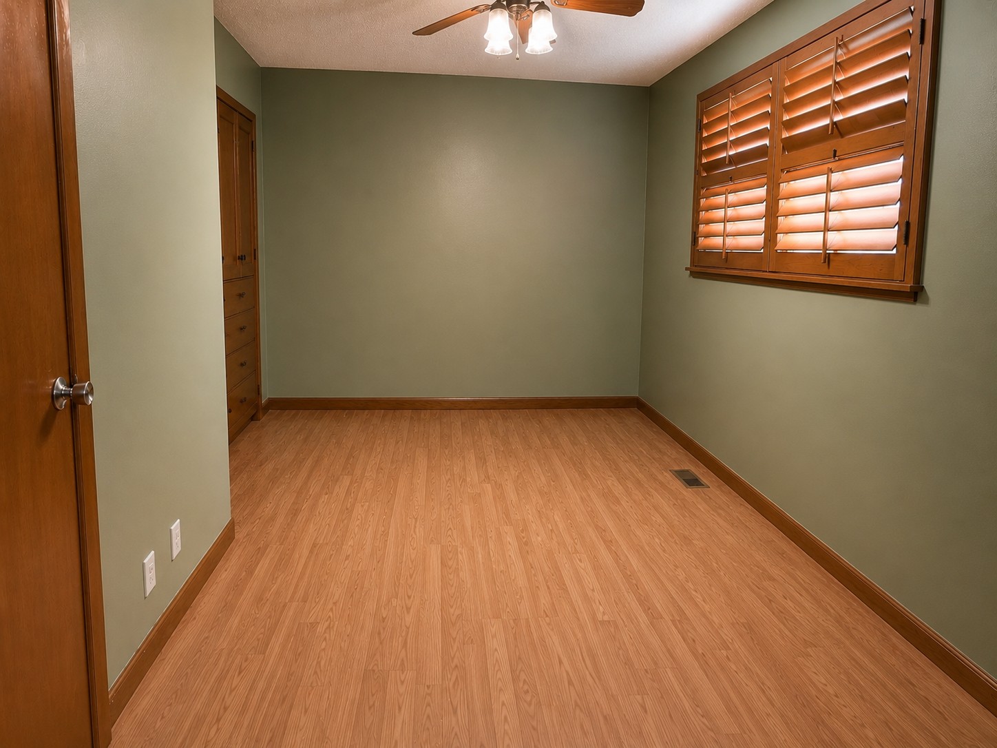 1908 Lakeview Drive Property Photo 17