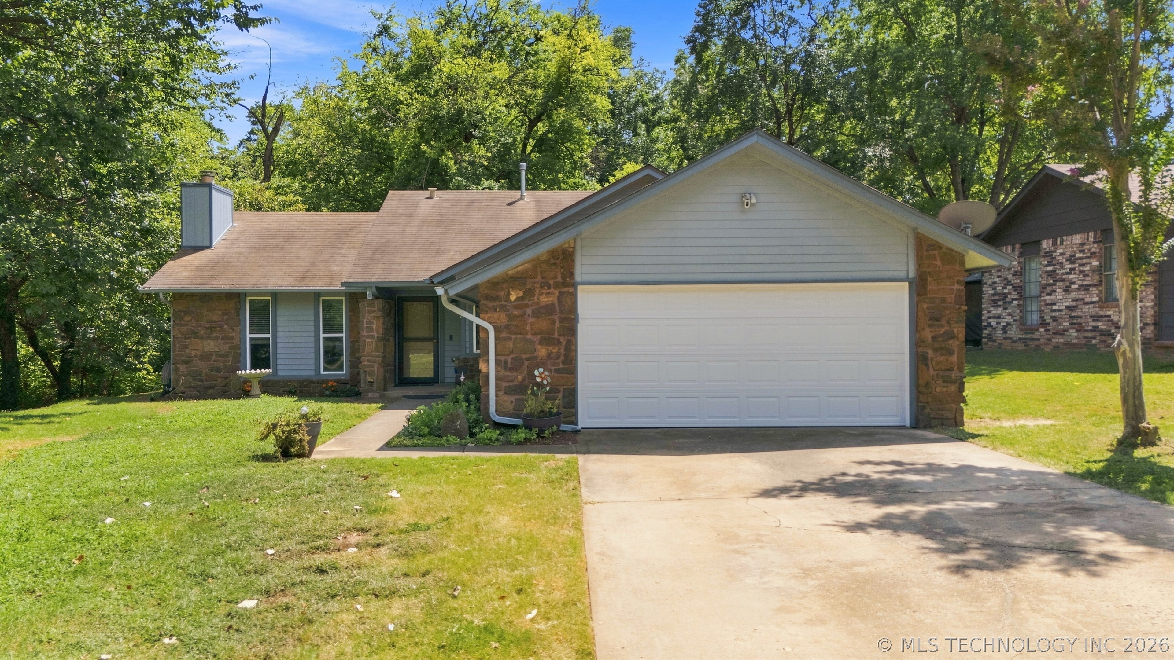 1209 W Inglewood Street Property Photo 1