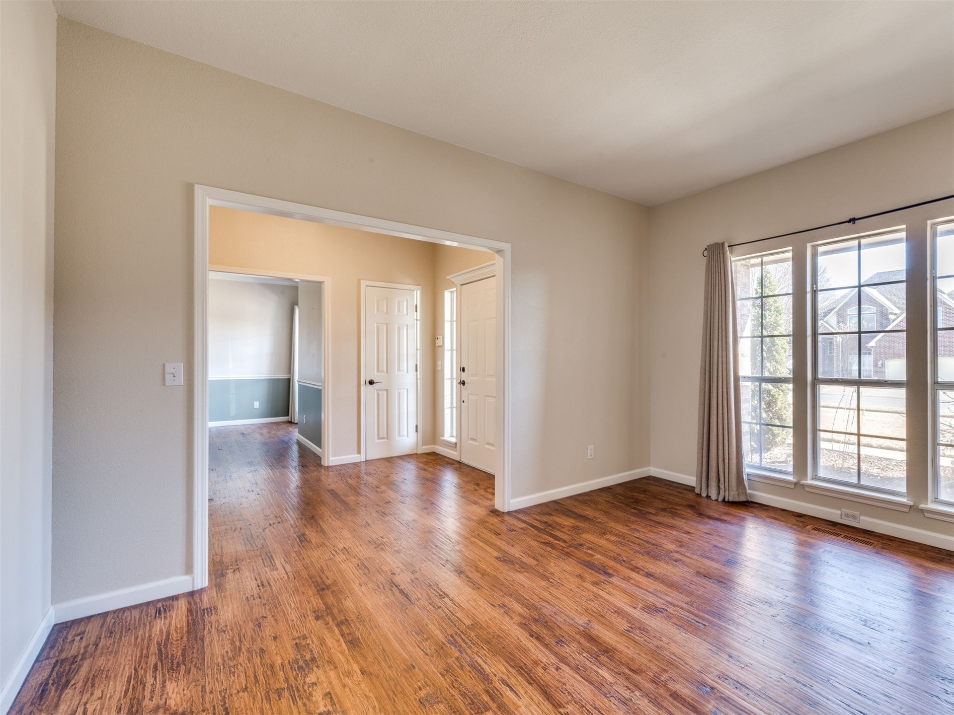 1004 S Yellowood Avenue Property Photo 7