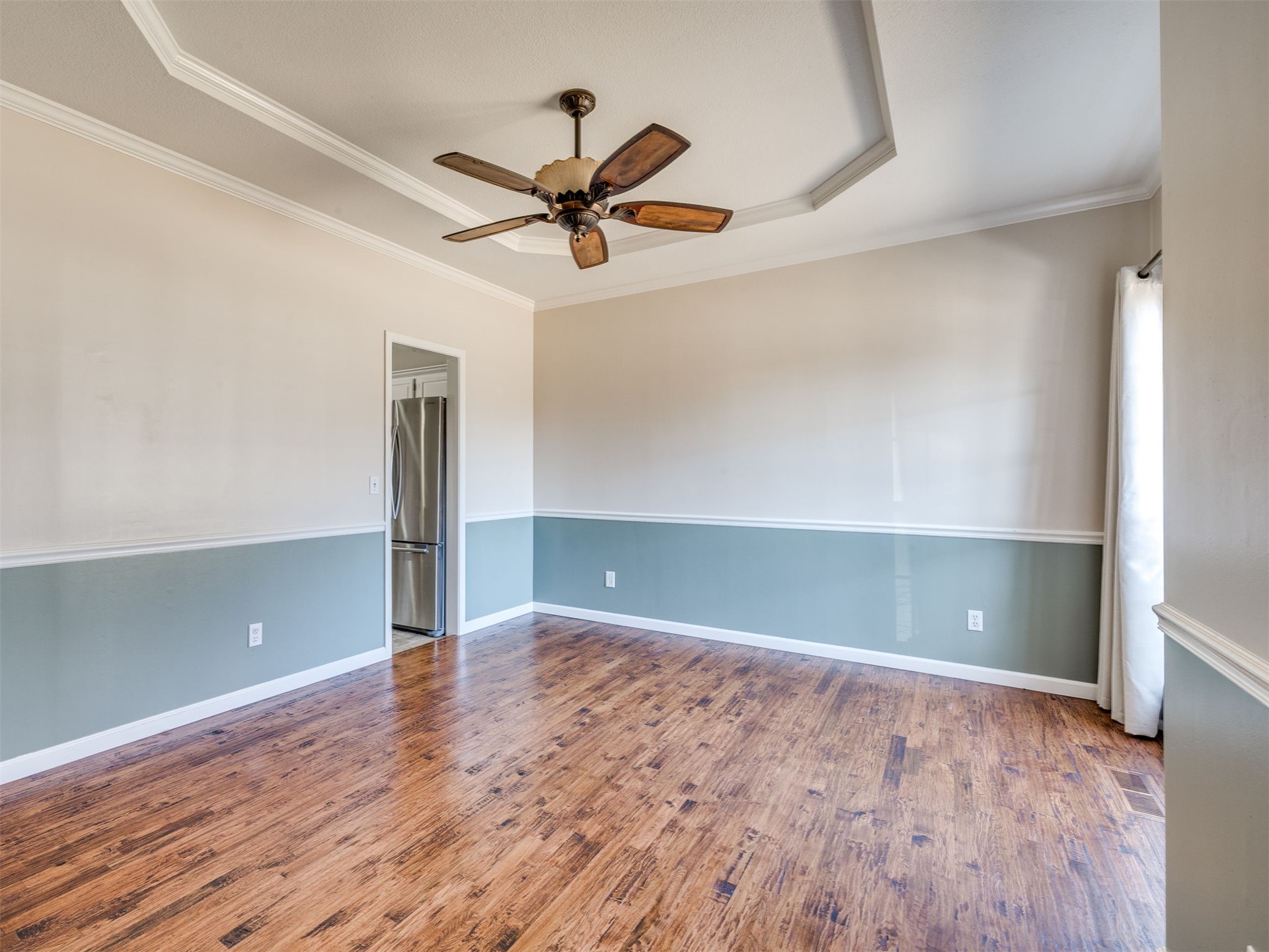 1004 S Yellowood Avenue Property Photo 8
