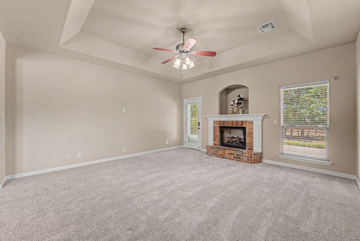 701 W 39th Street Property Photo 6