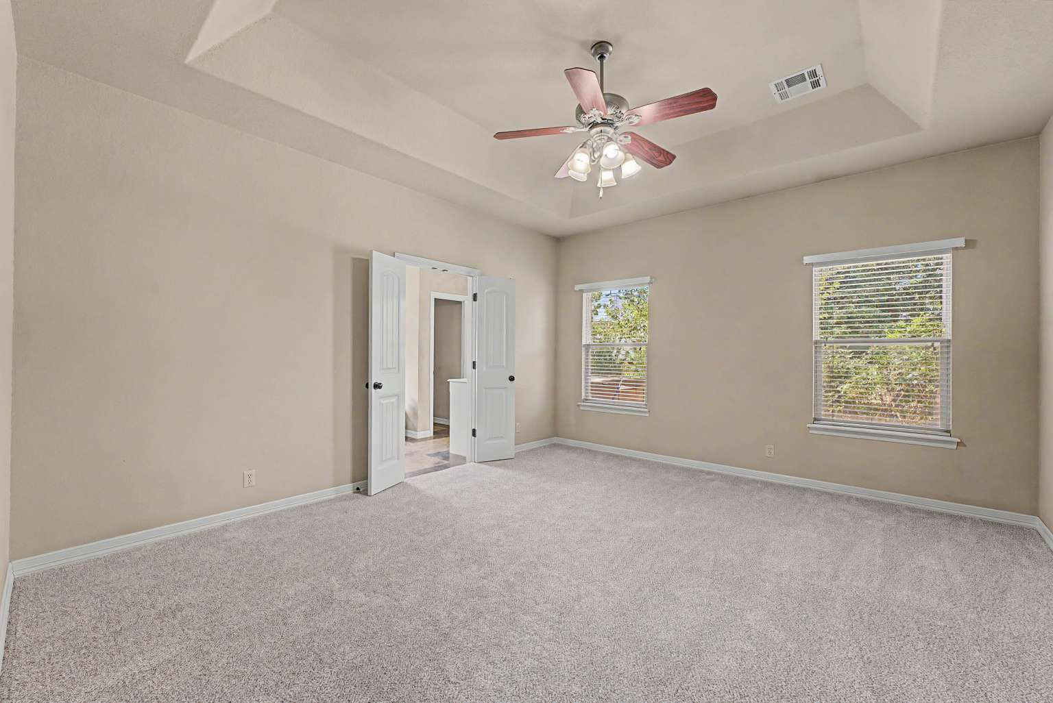 701 W 39th Street Property Photo 8