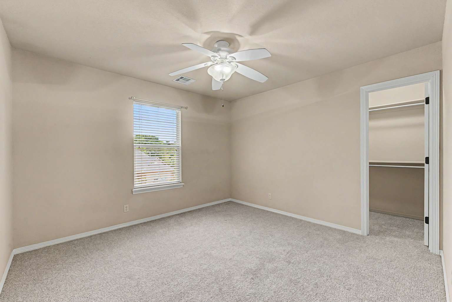 701 W 39th Street Property Photo 14