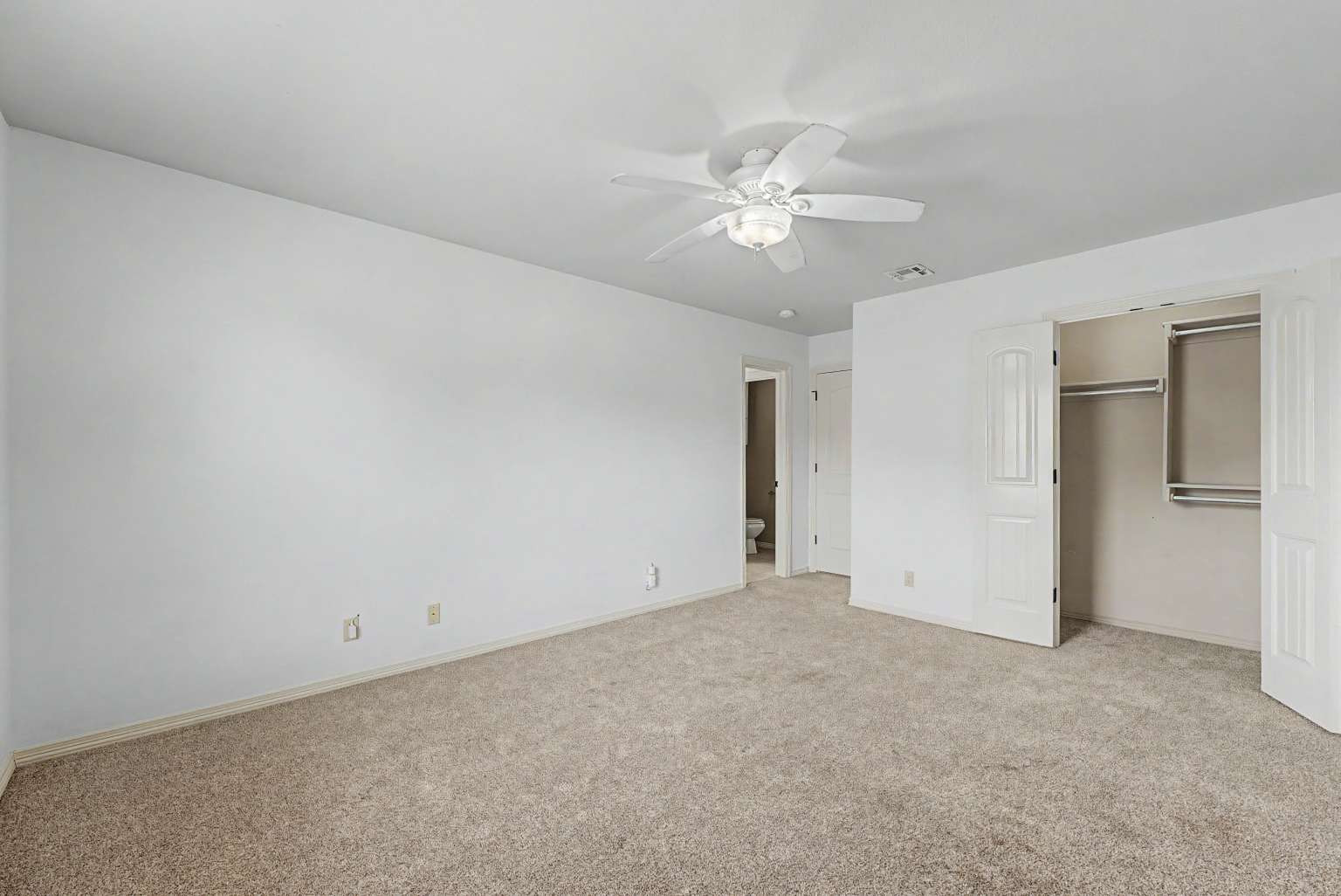 701 W 39th Street Property Photo 16