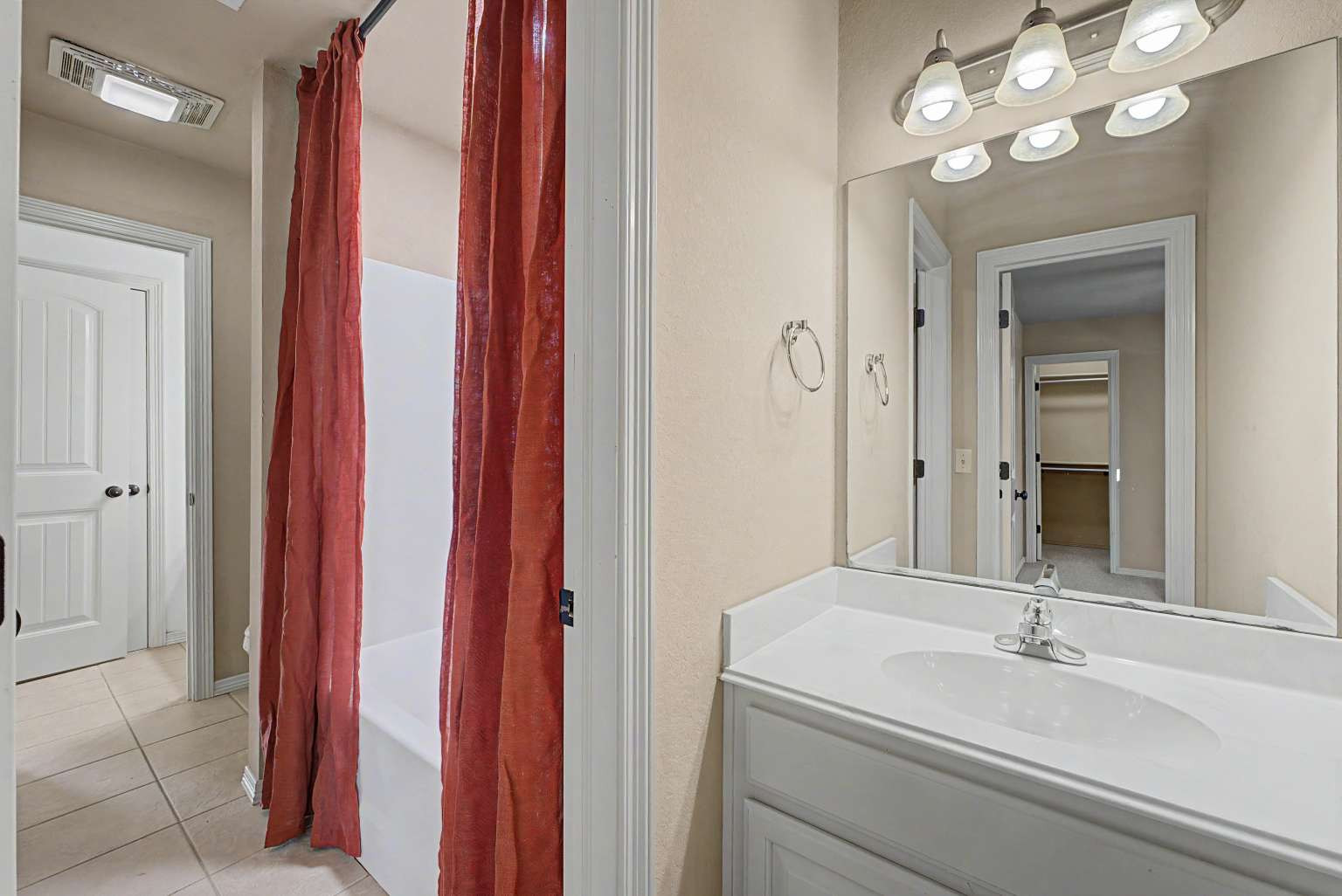 701 W 39th Street Property Photo 18