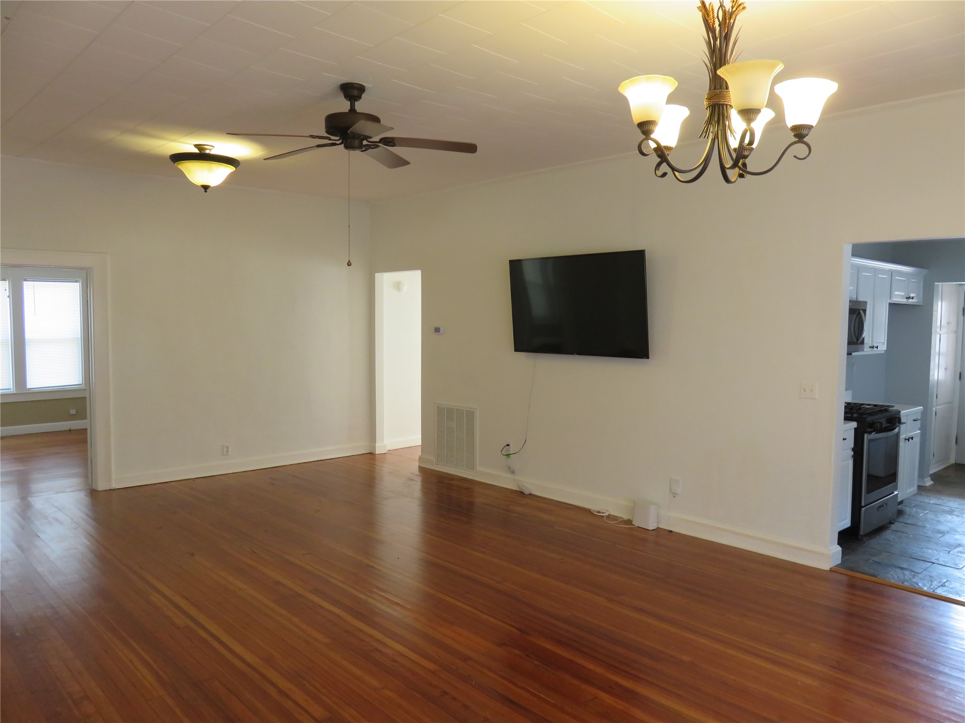 510 S Hickory Street Property Photo 9