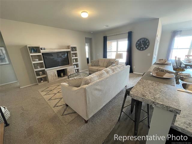 1612 E Ithaca Street Property Photo 7
