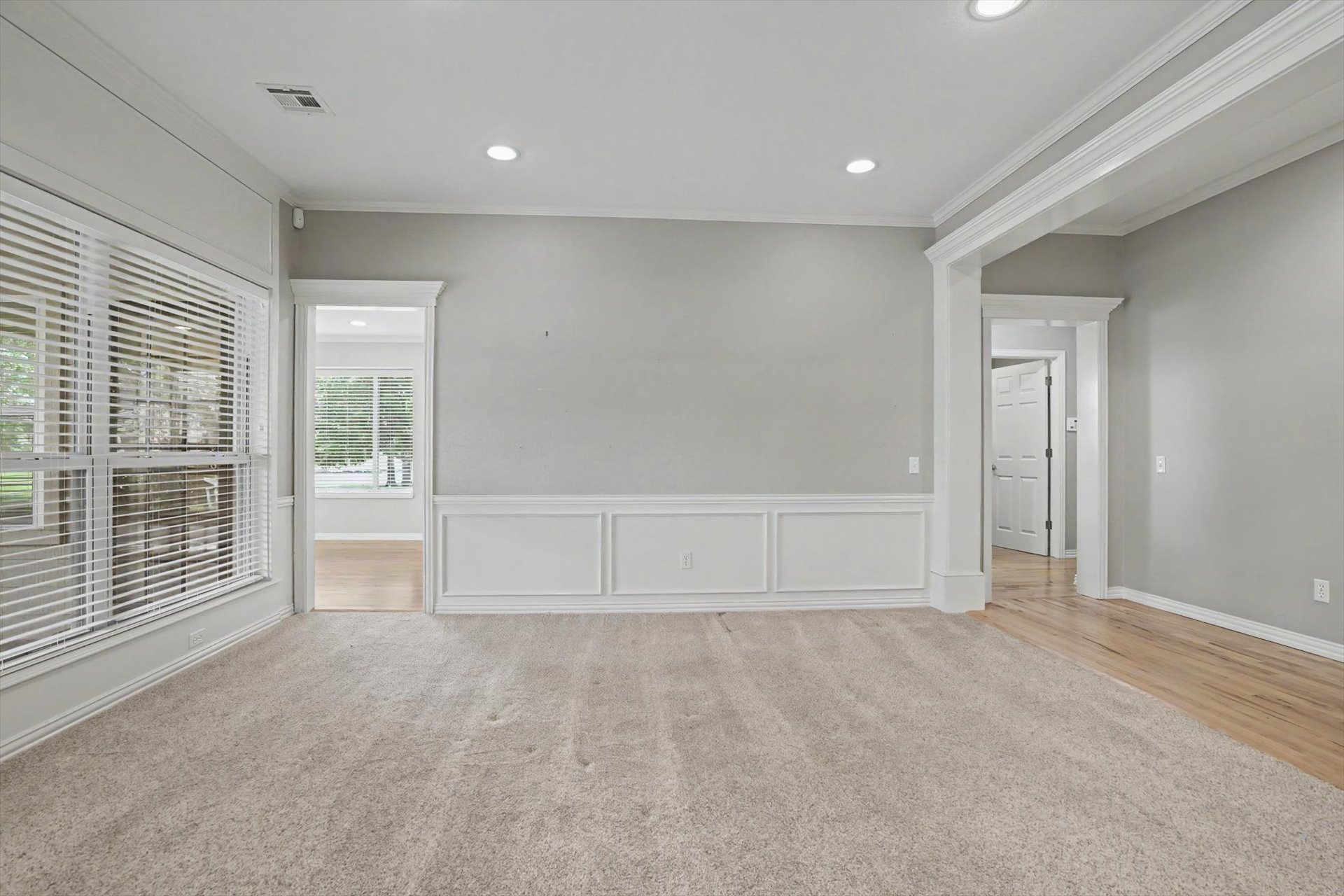 412 N Forest Ridge Boulevard Property Photo 8