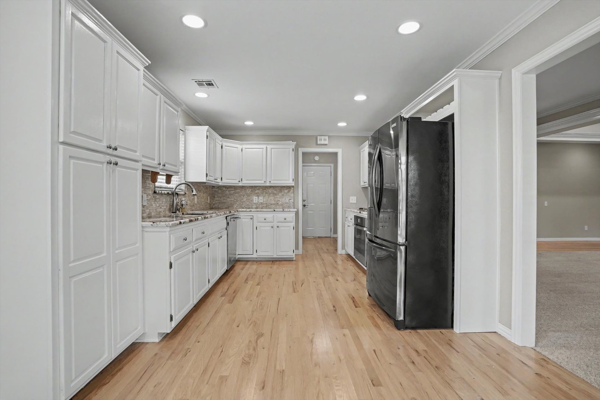 412 N Forest Ridge Boulevard Property Photo 13