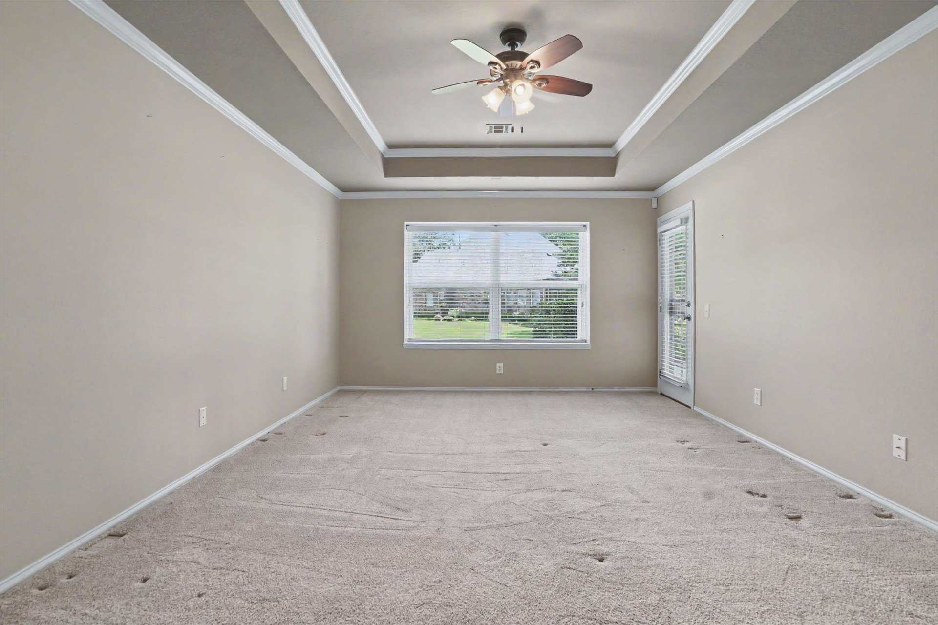 412 N Forest Ridge Boulevard Property Photo 17
