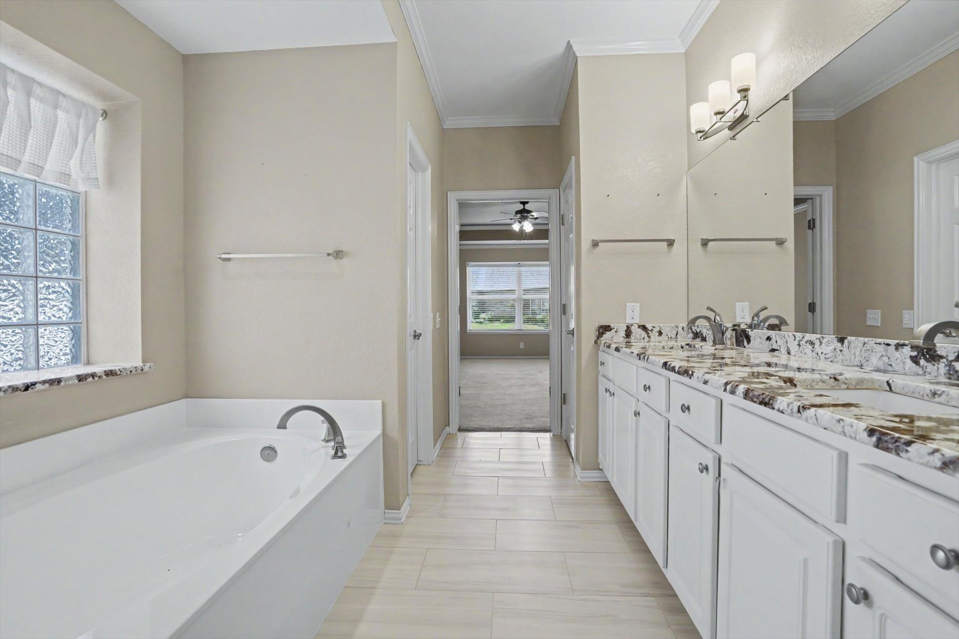 412 N Forest Ridge Boulevard Property Photo 20