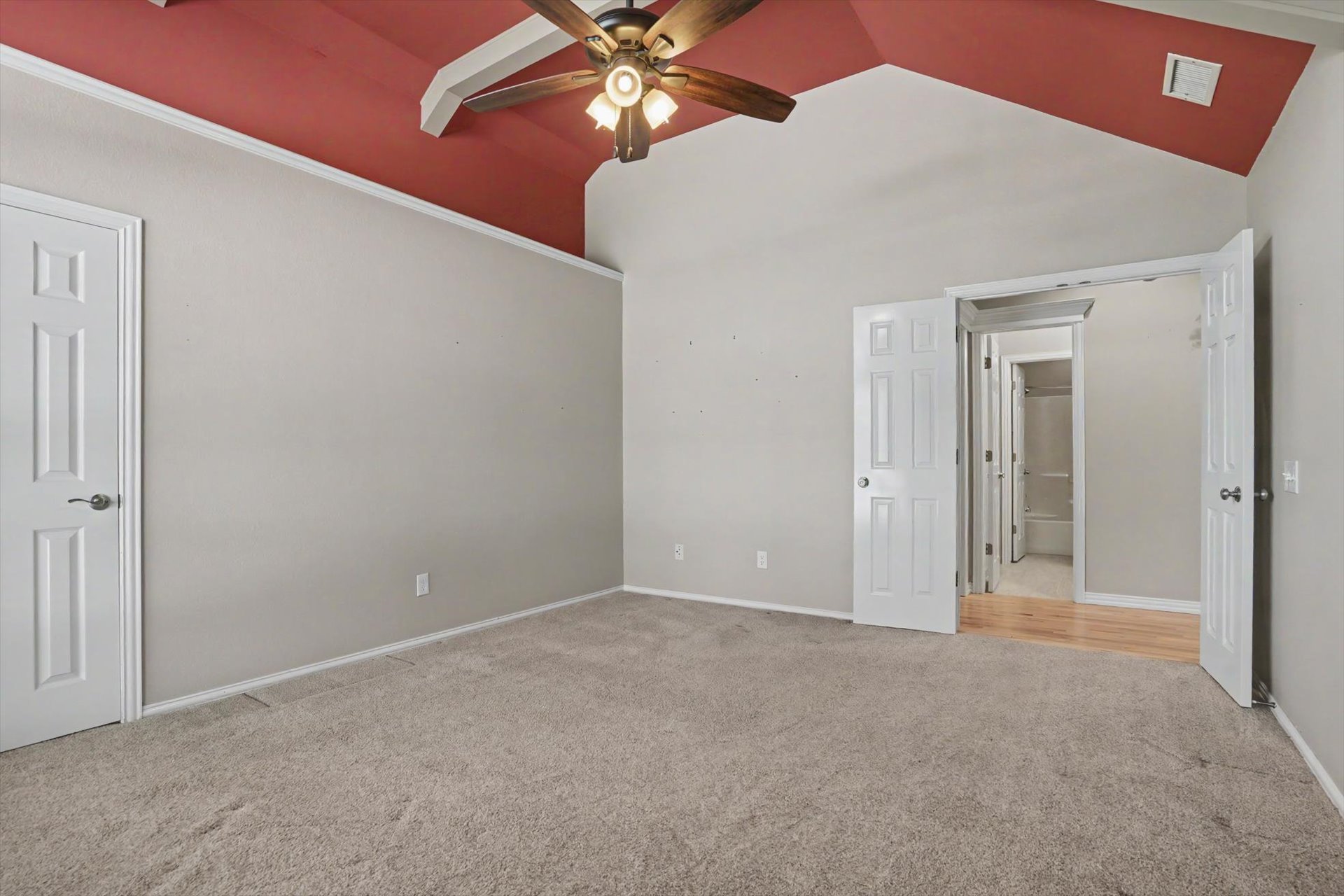 412 N Forest Ridge Boulevard Property Photo 24