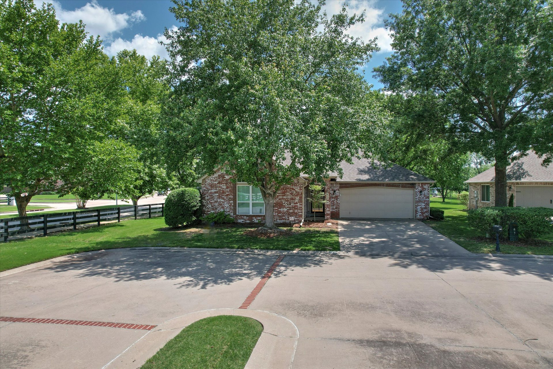 412 N Forest Ridge Boulevard Property Photo 35