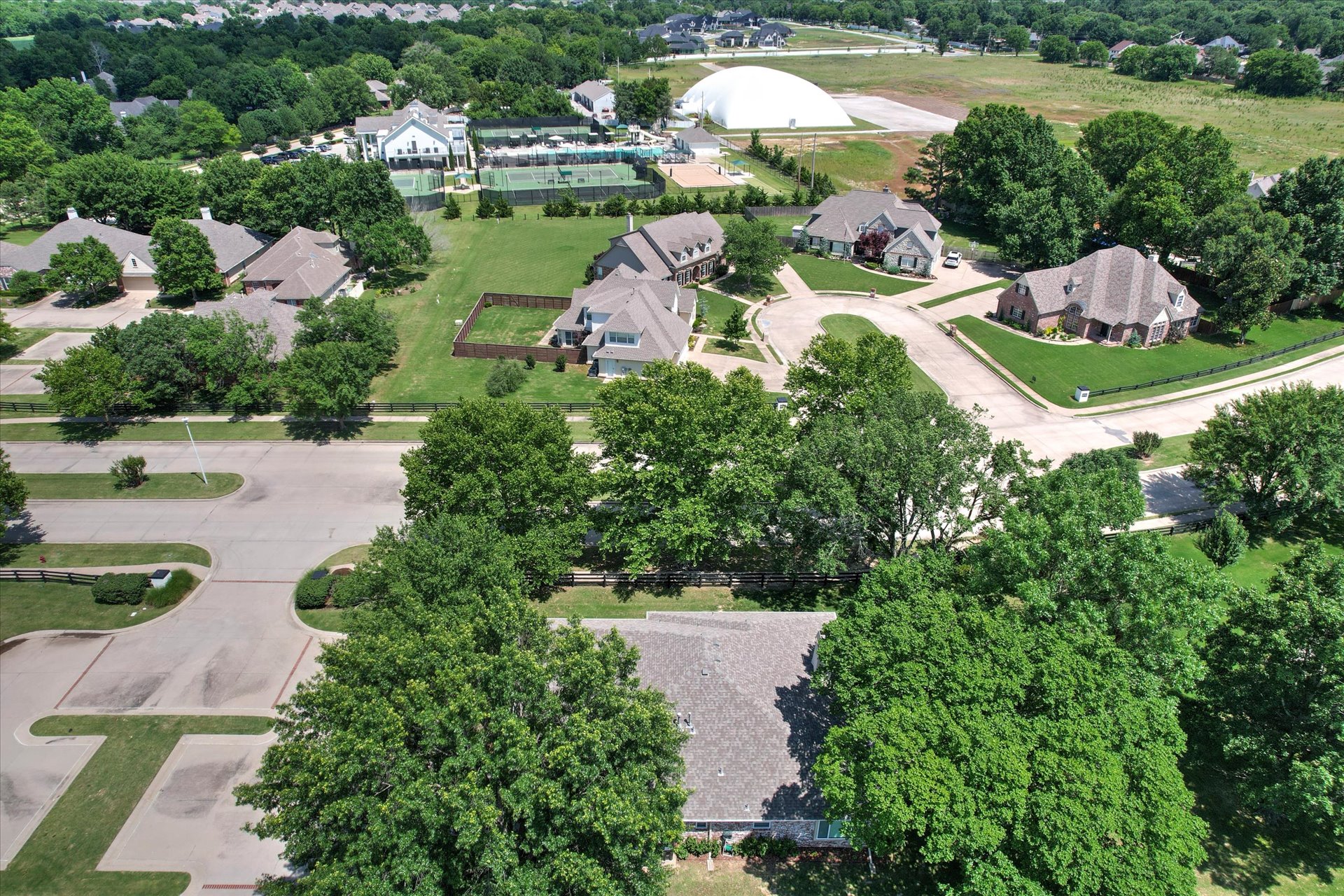 412 N Forest Ridge Boulevard Property Photo 40