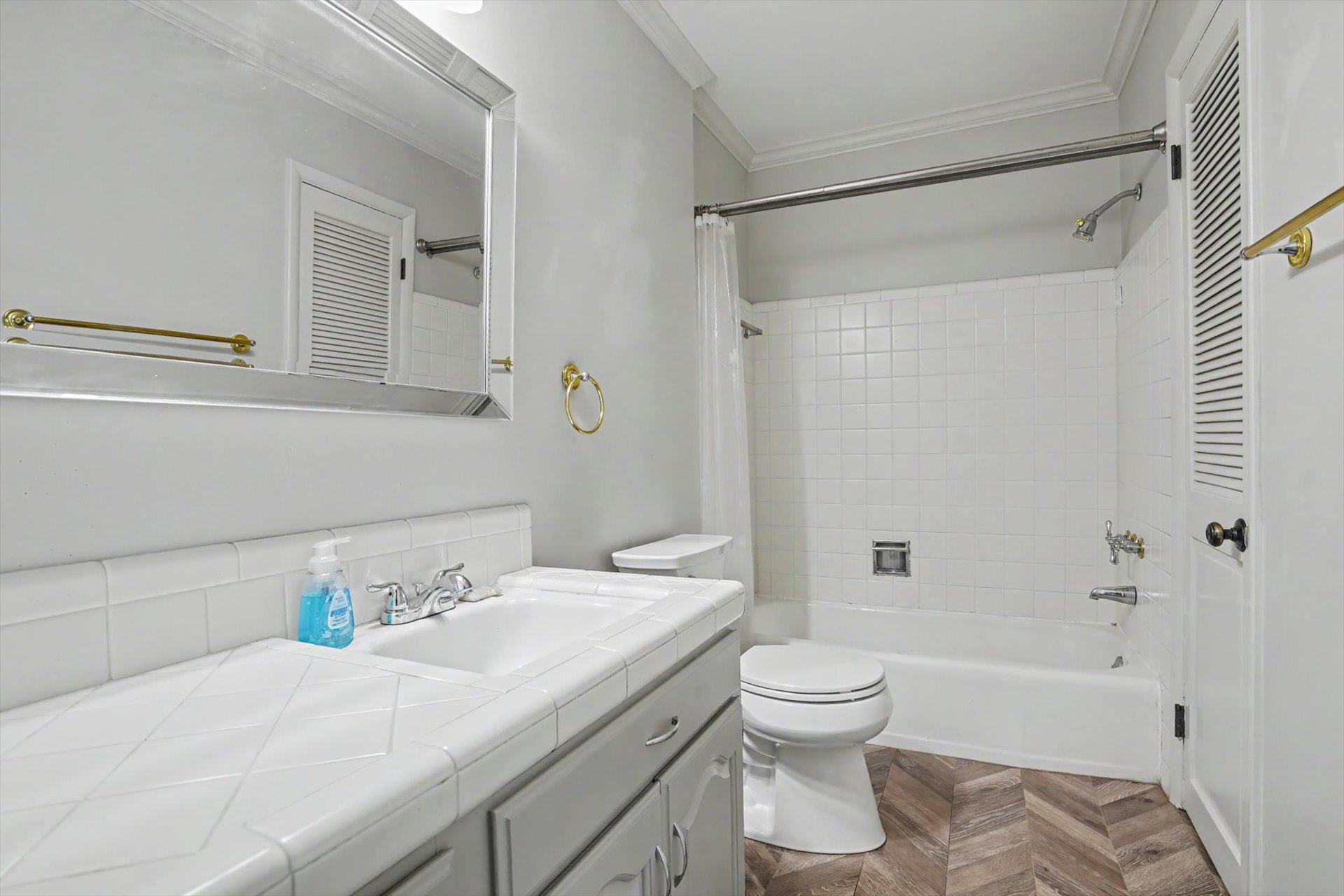 5737 E 58th Street Property Photo 23