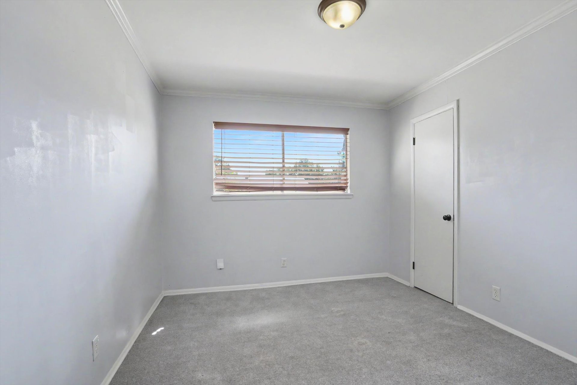 5737 E 58th Street Property Photo 24