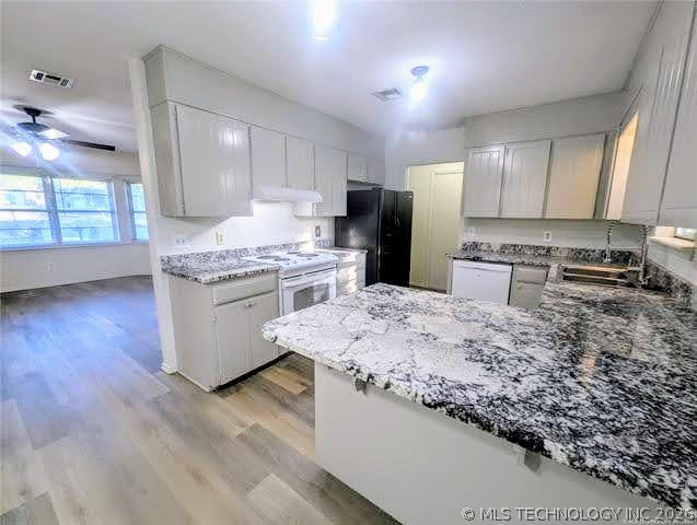121 W Jefferson Place Property Photo 5