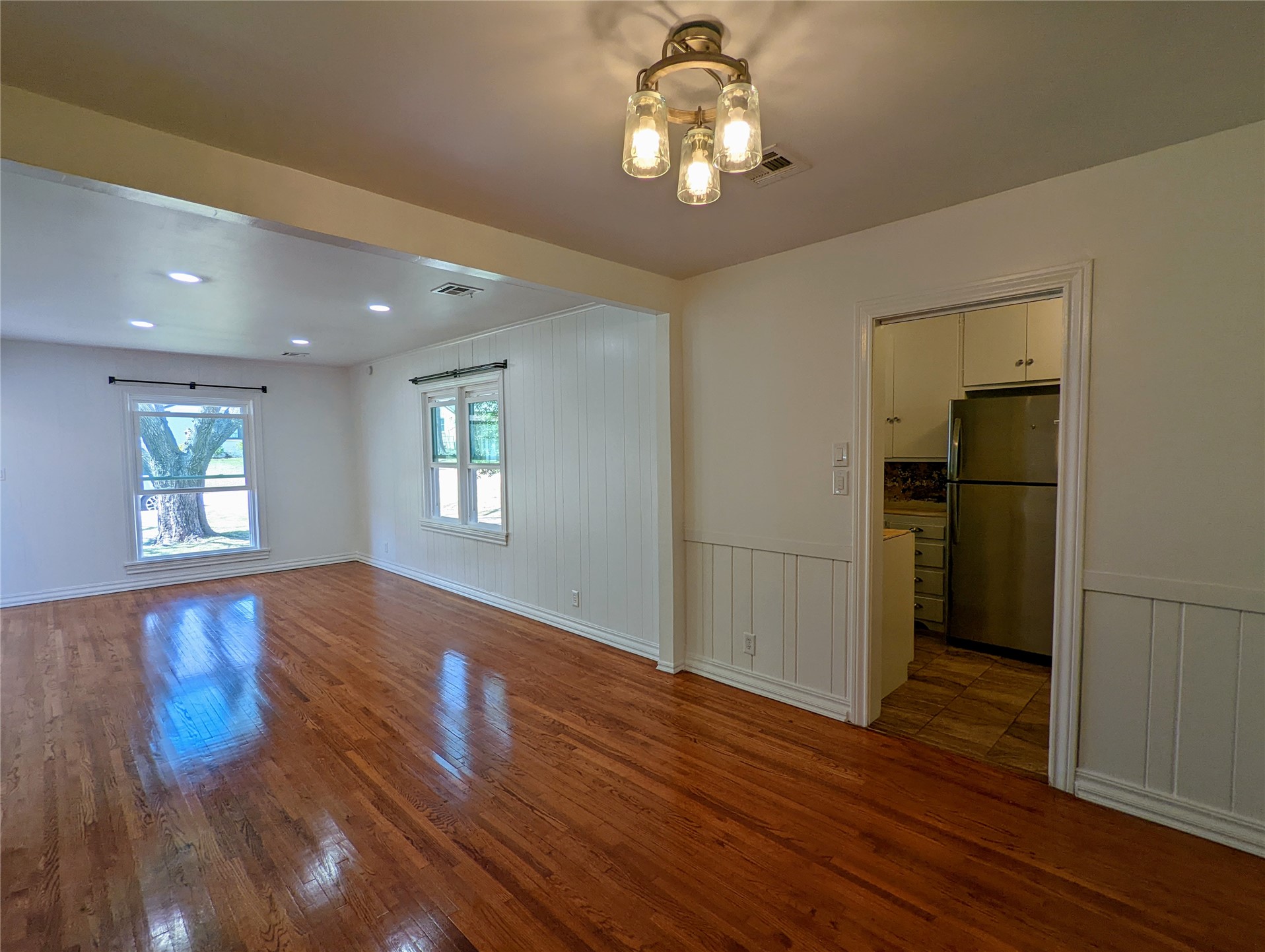 1317 S Darlington Avenue Property Photo 6