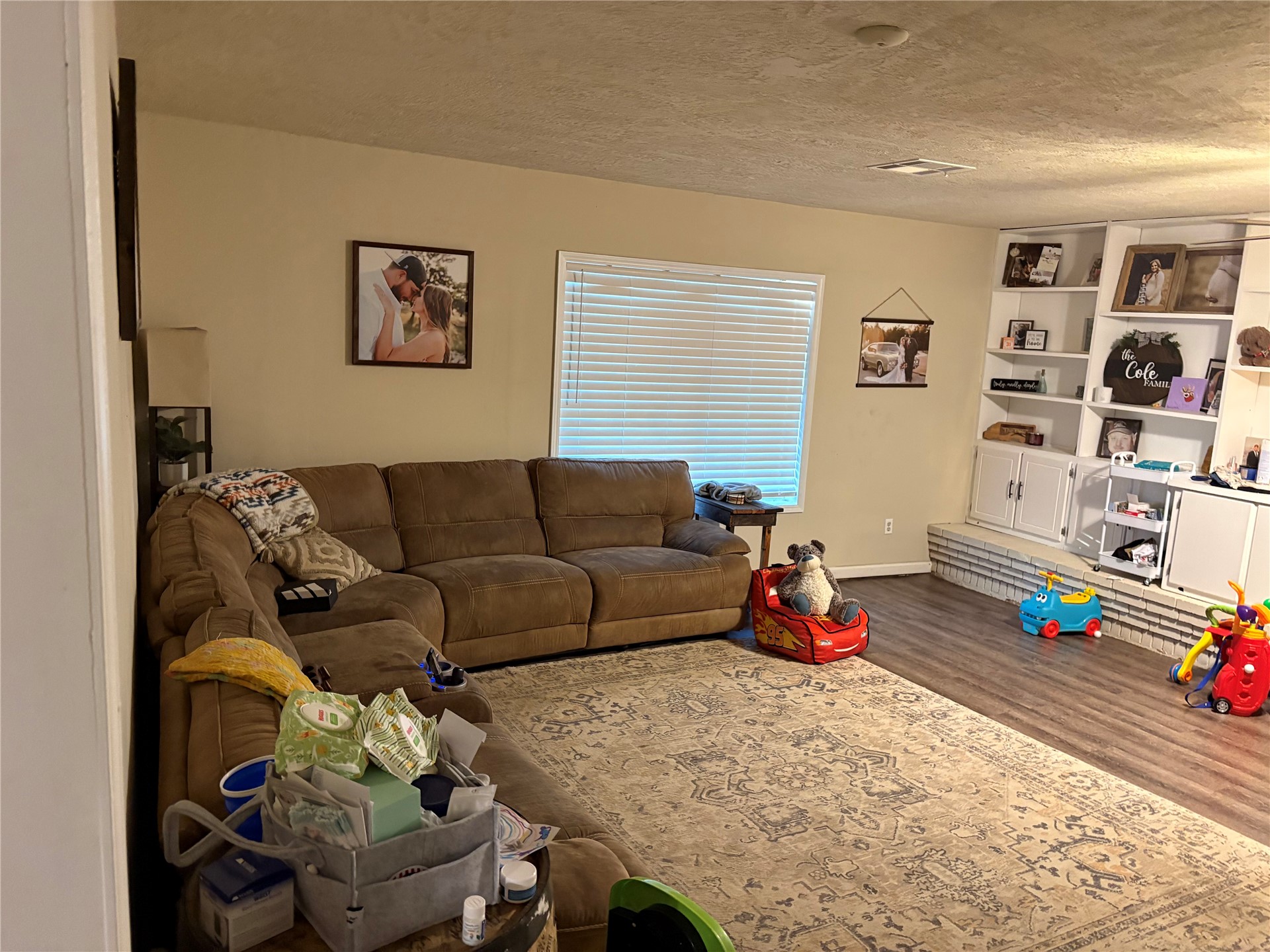 2831 E Kirby Street Property Photo 3