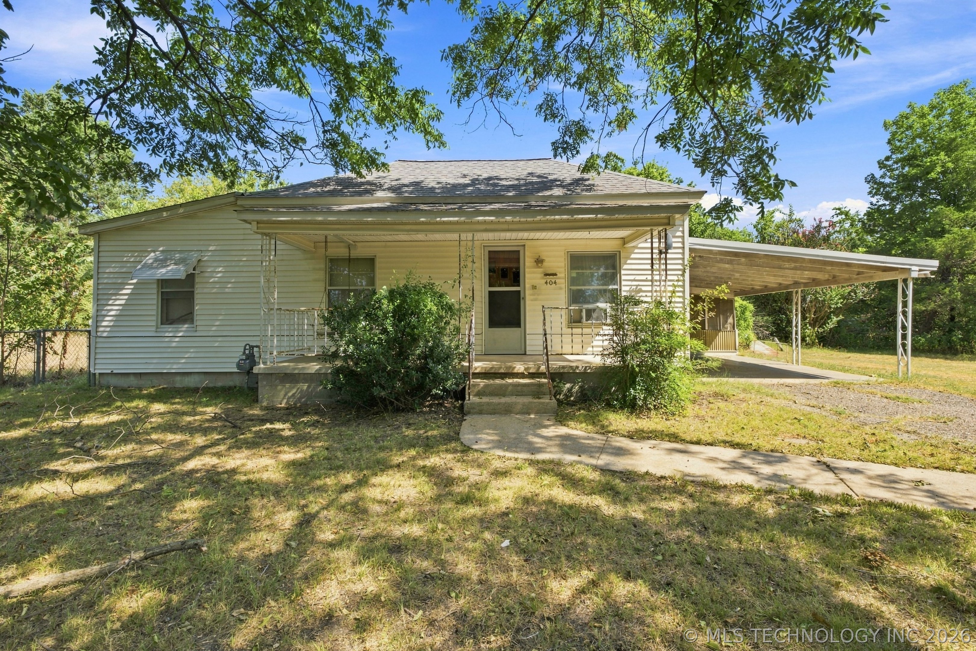404 E Beach Street Property Photo 2
