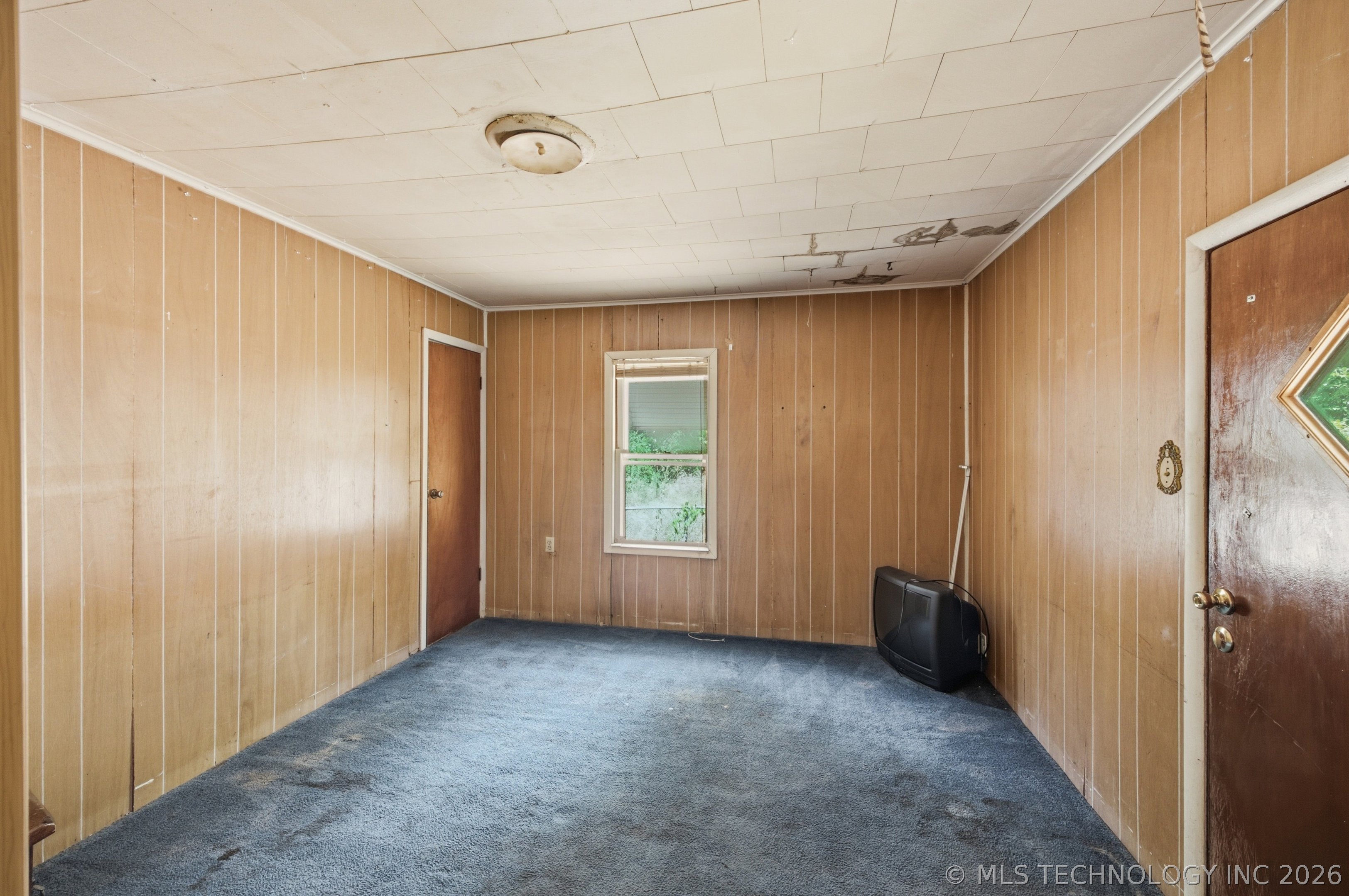 404 E Beach Street Property Photo 9