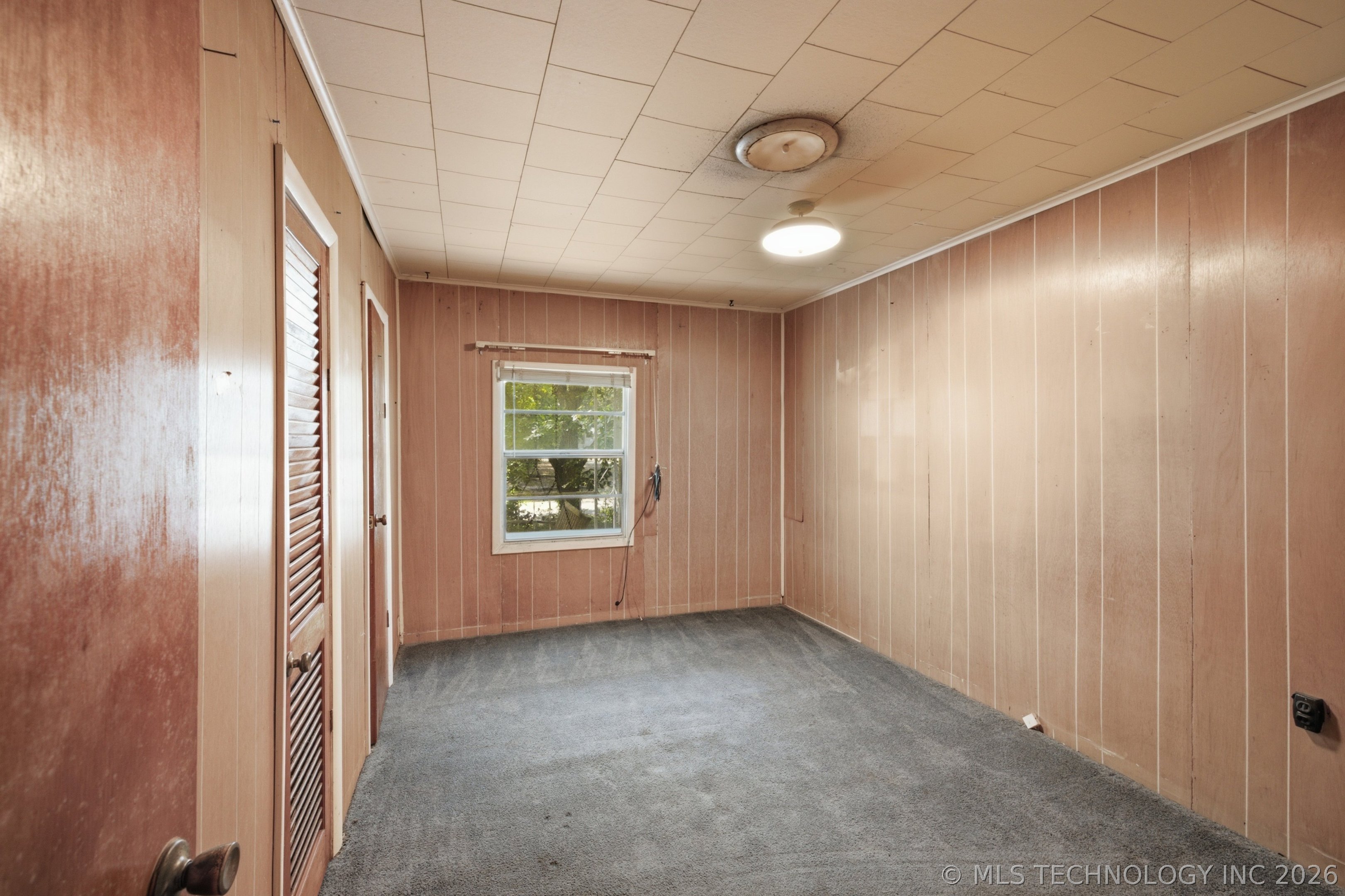 404 E Beach Street Property Photo 10