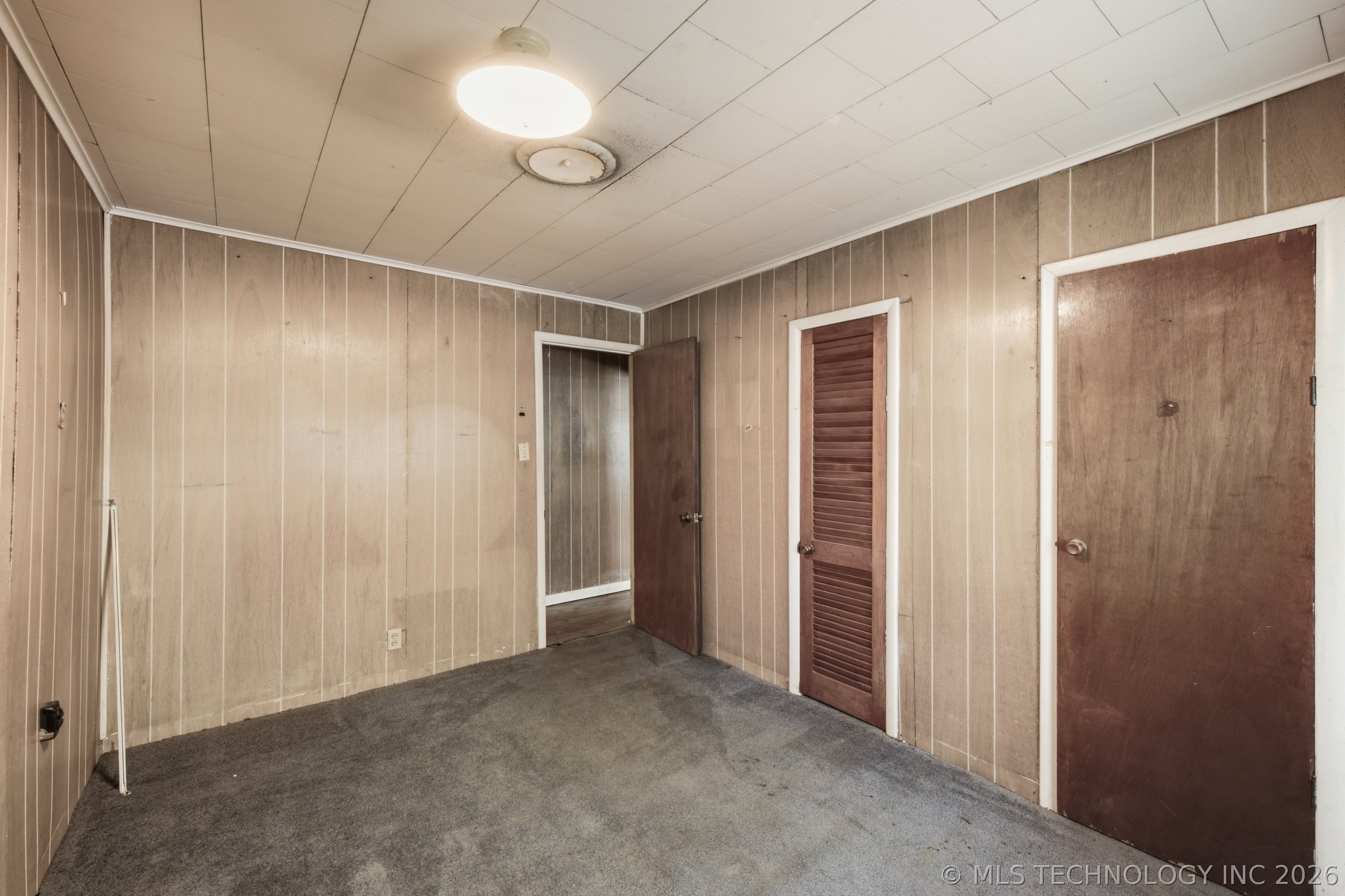 404 E Beach Street Property Photo 12