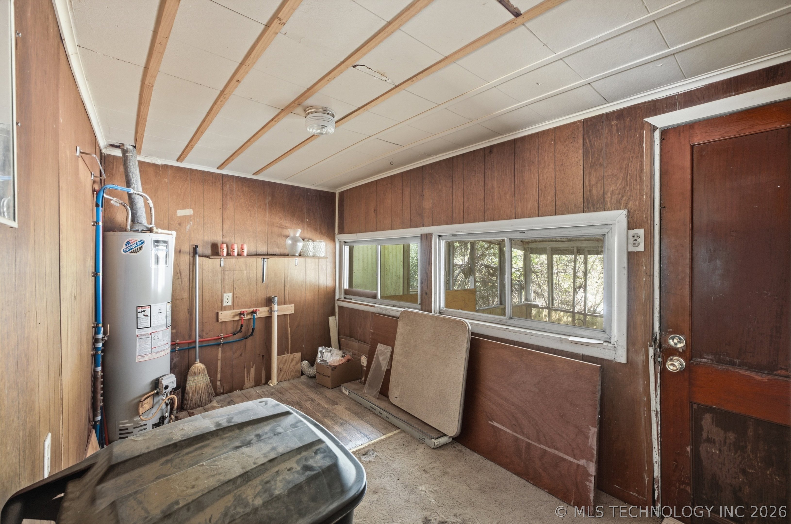 404 E Beach Street Property Photo 15