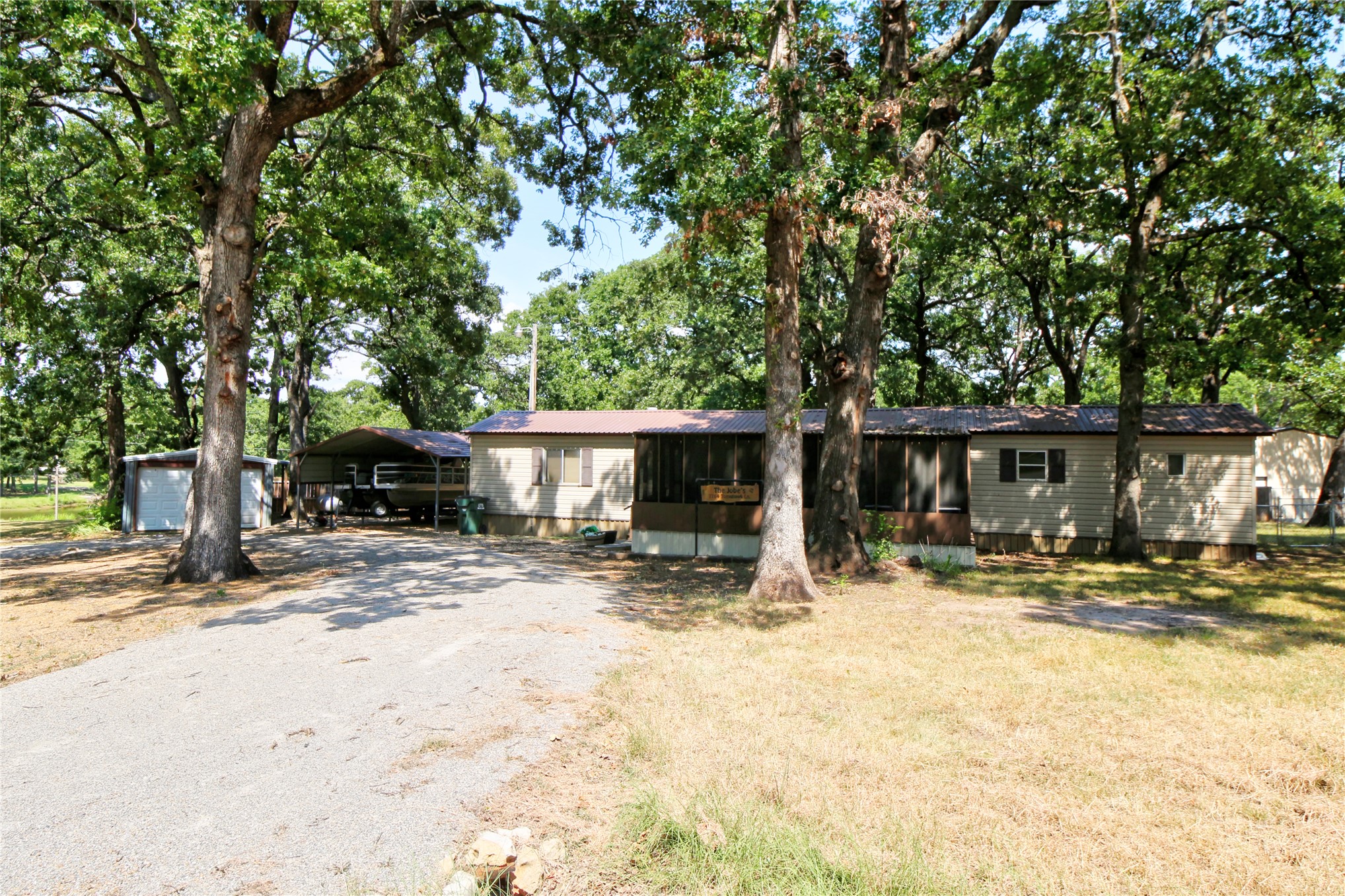 7764 Tomahawk Property Photo 1