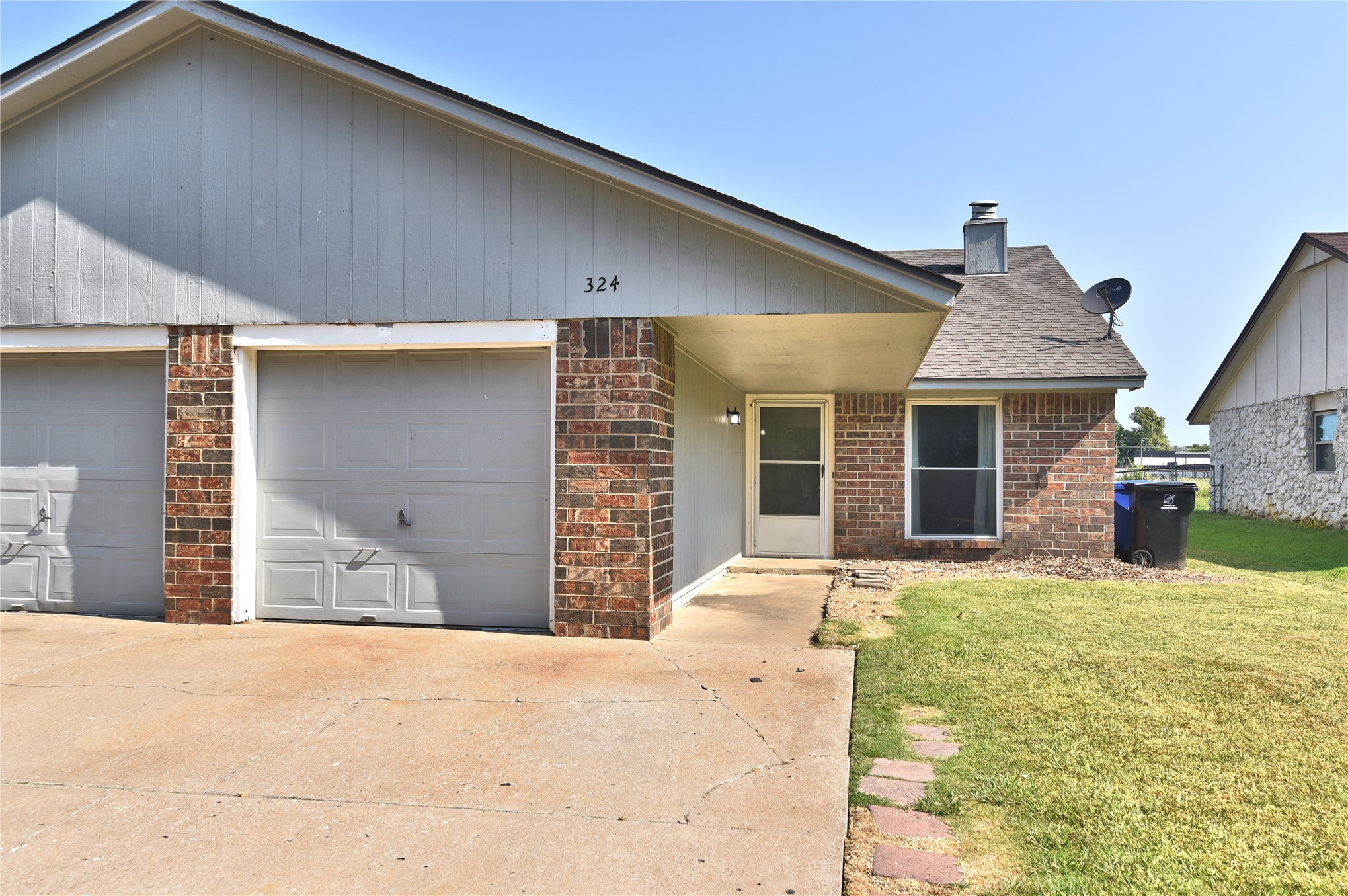 324 W Quantico Street Property Photo 1