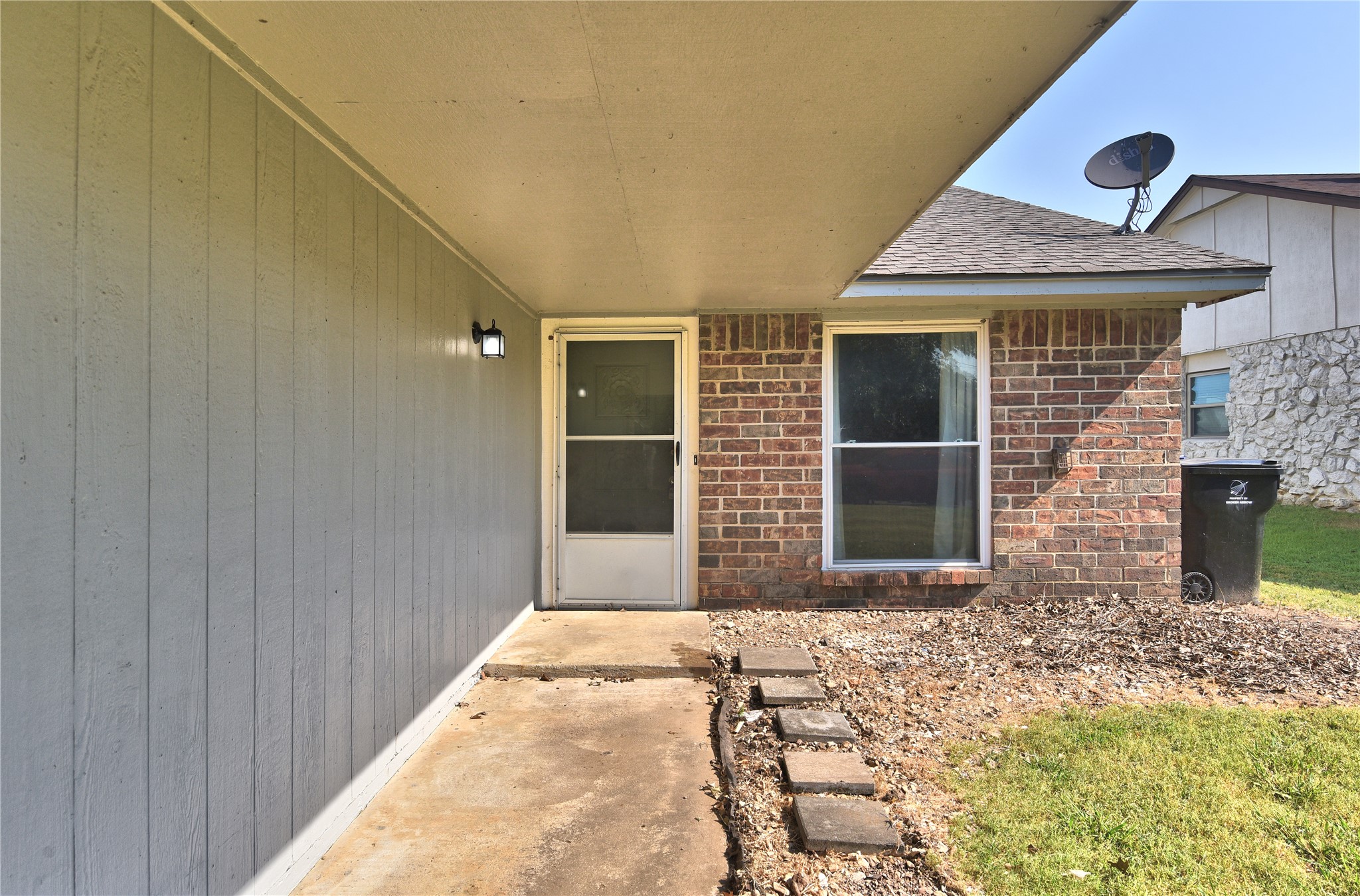324 W Quantico Street Property Photo 2