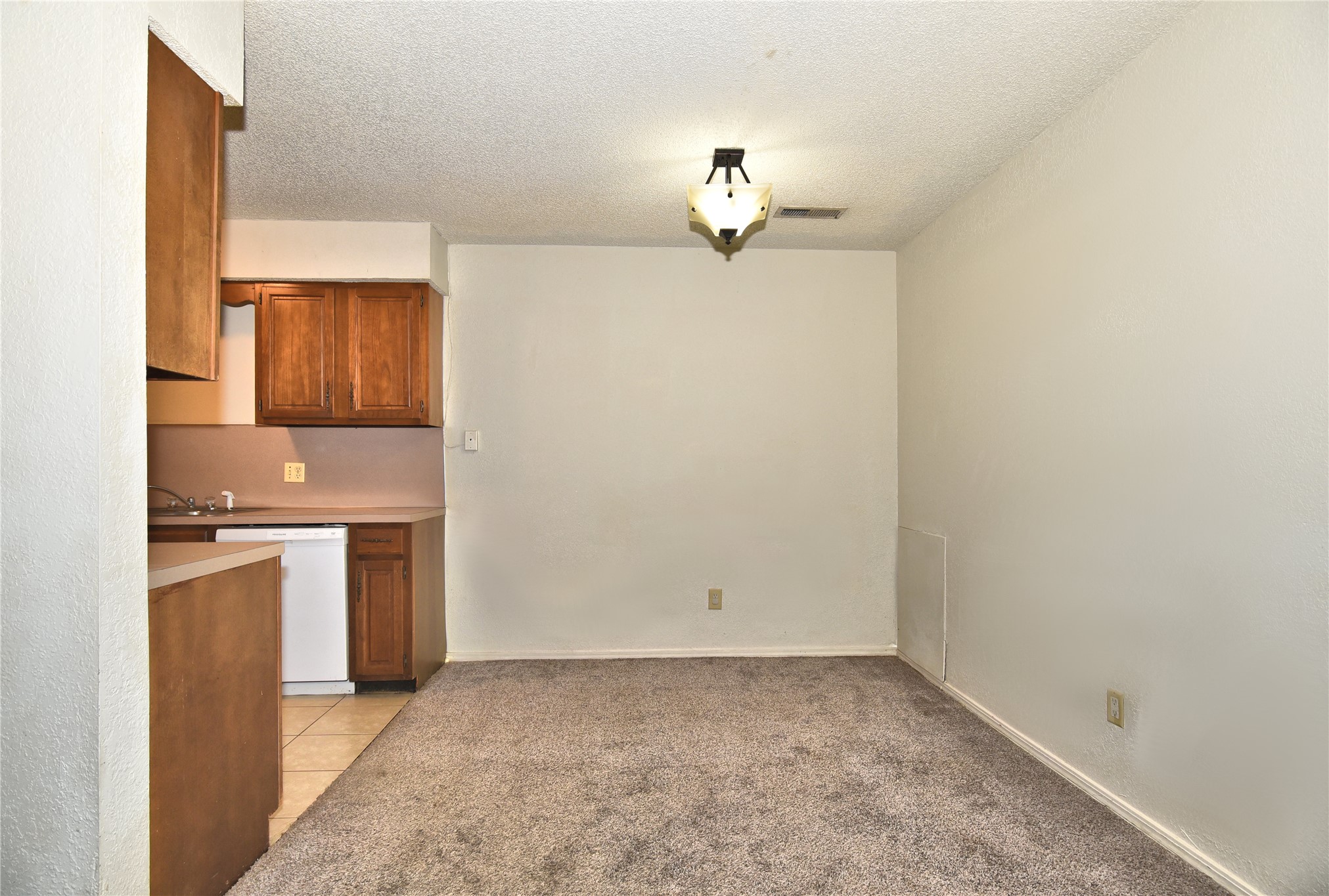 324 W Quantico Street Property Photo 9