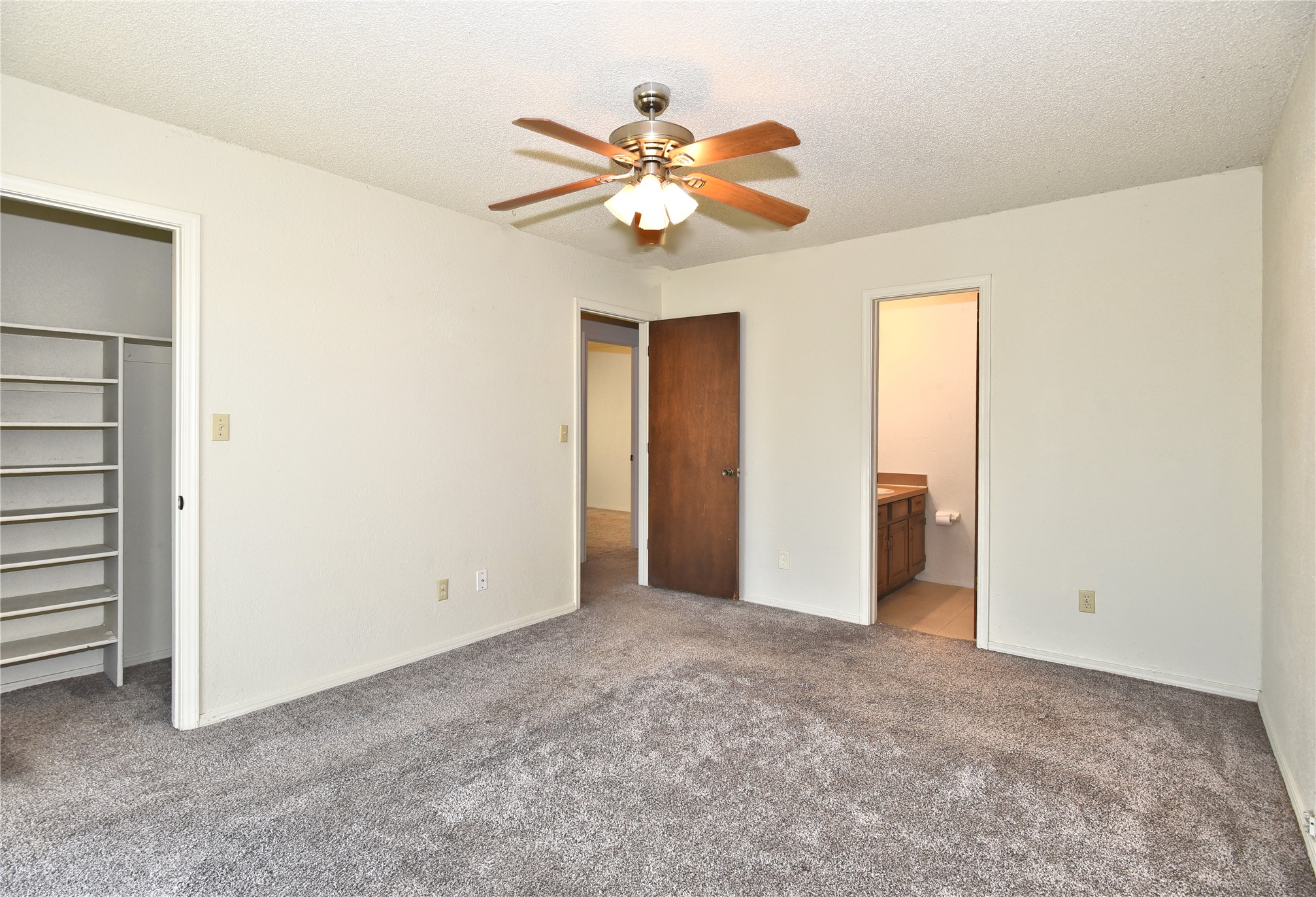 324 W Quantico Street Property Photo 10