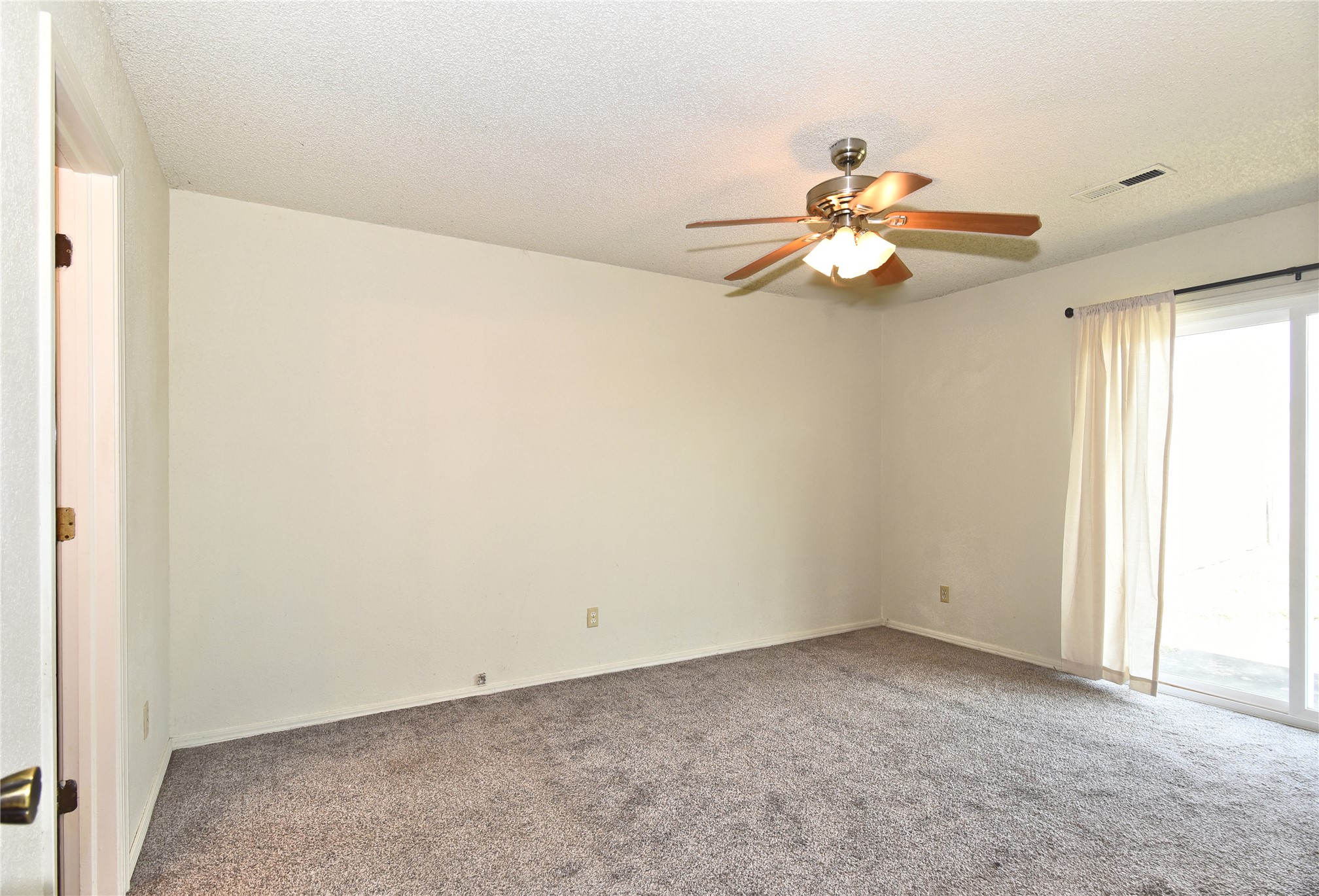 324 W Quantico Street Property Photo 11