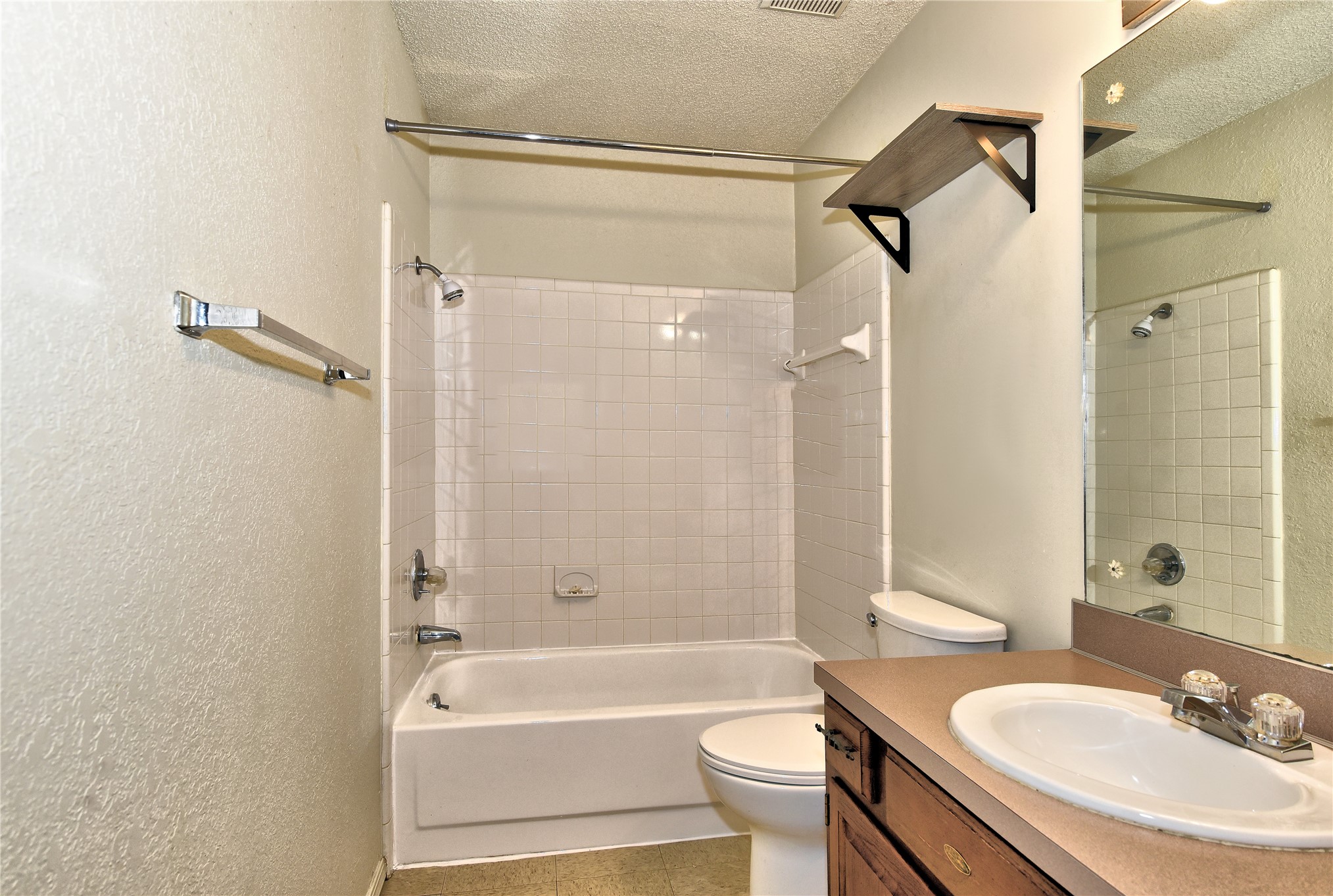 324 W Quantico Street Property Photo 15