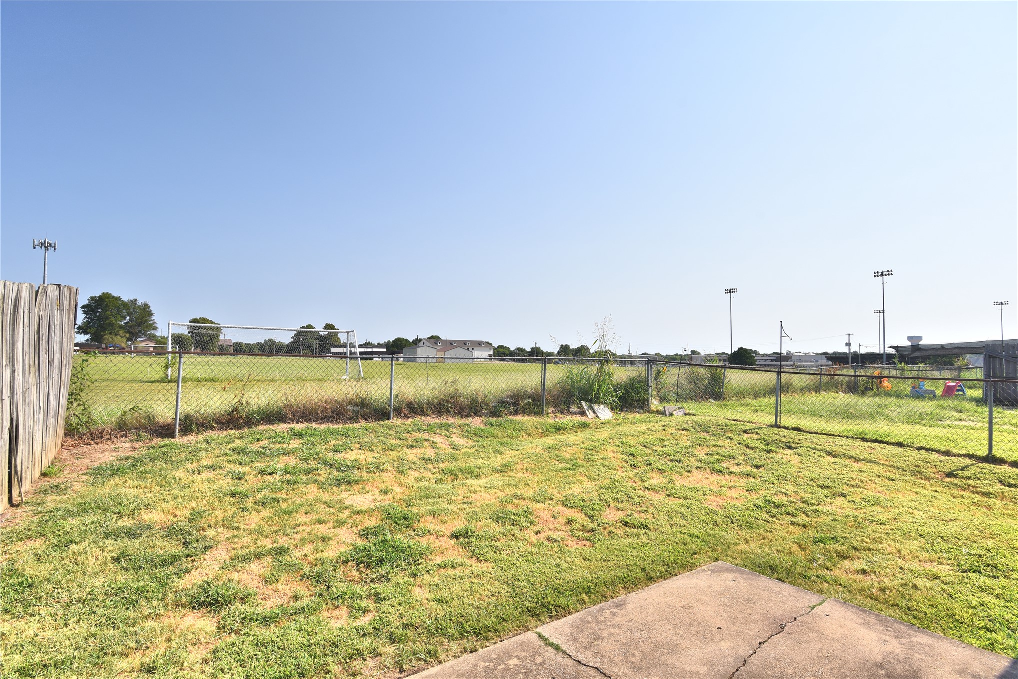 324 W Quantico Street Property Photo 18
