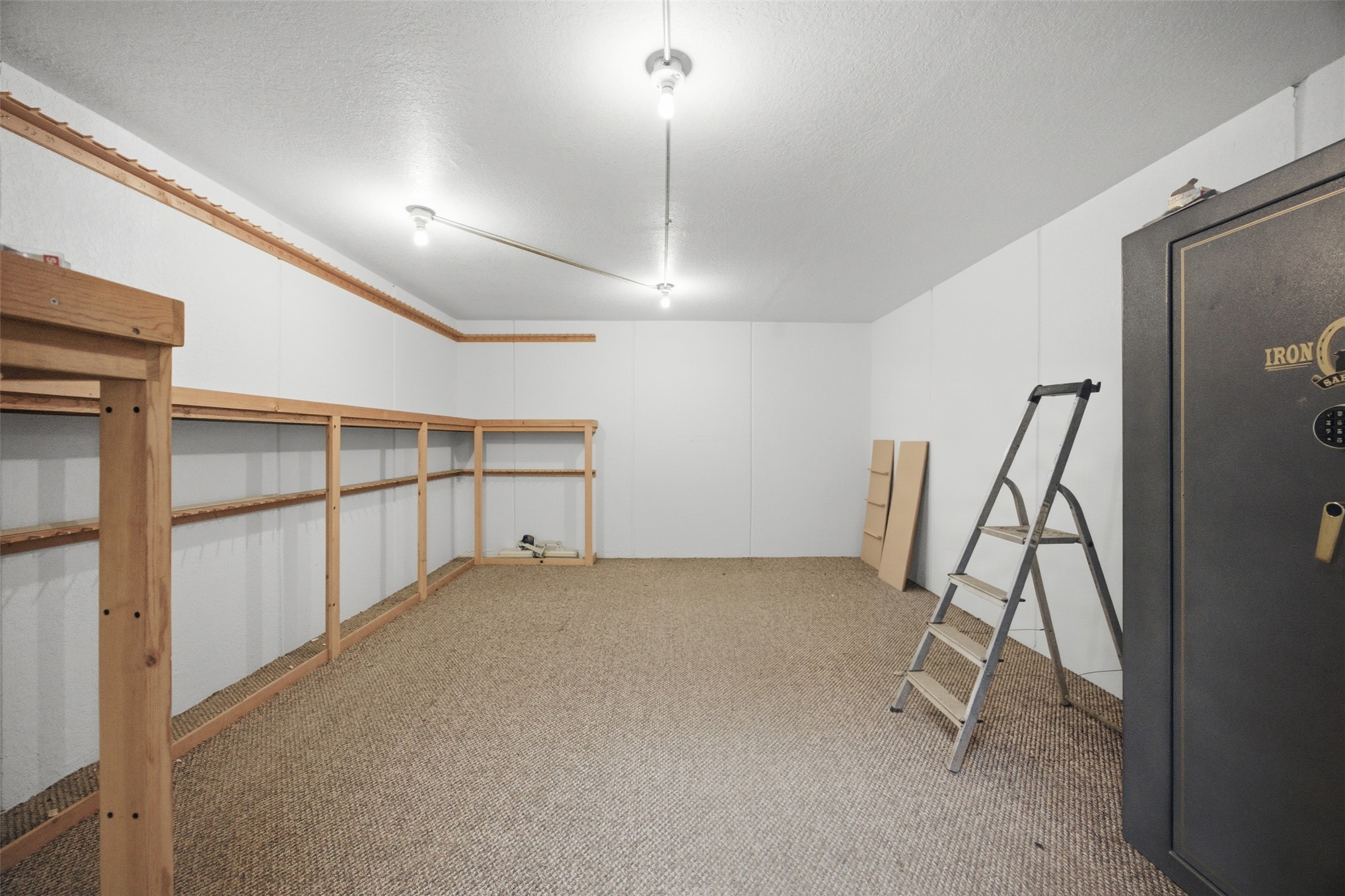 503 W Main Street Property Photo 15