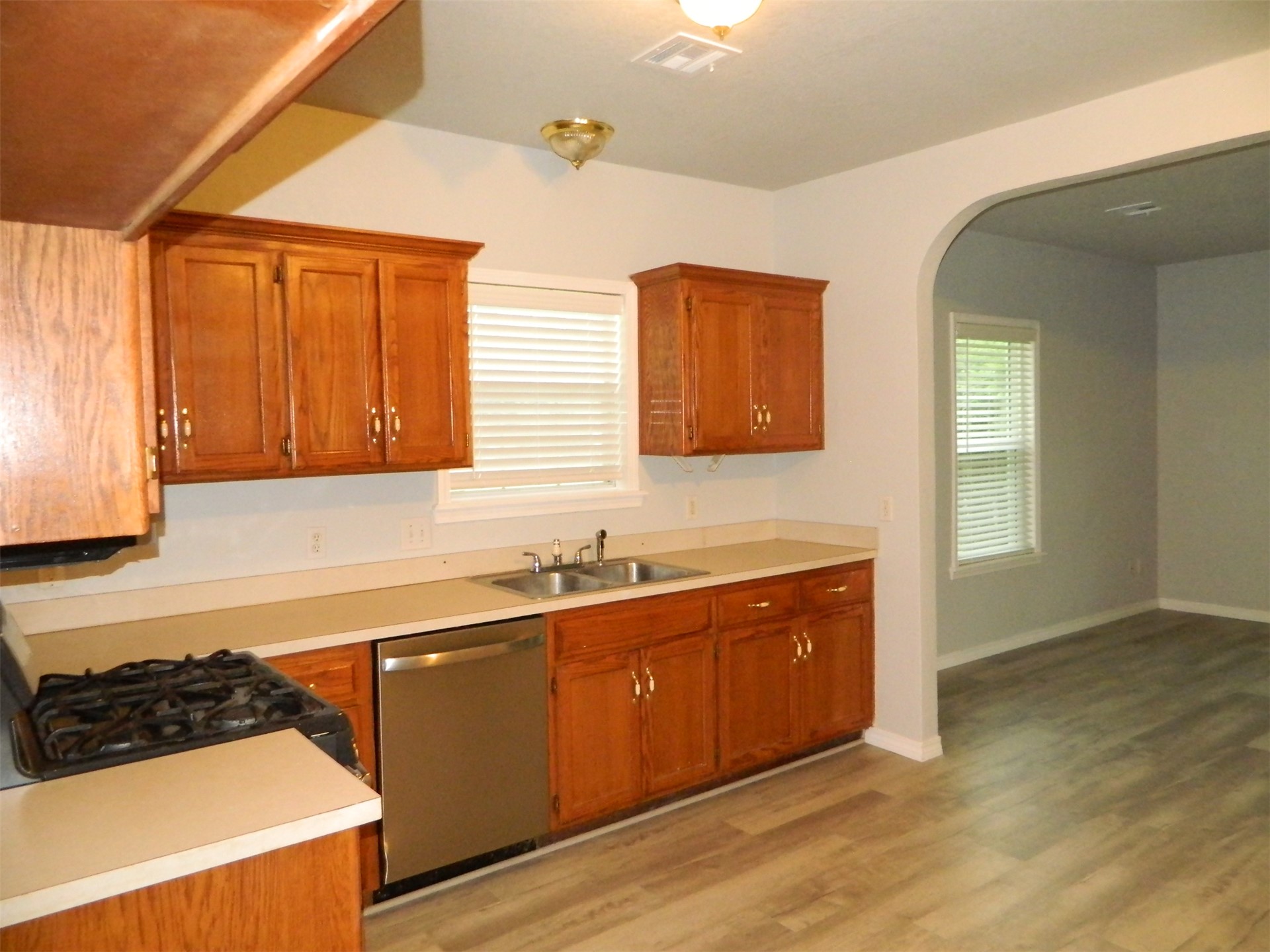 1302 Exchange Street Property Photo 6