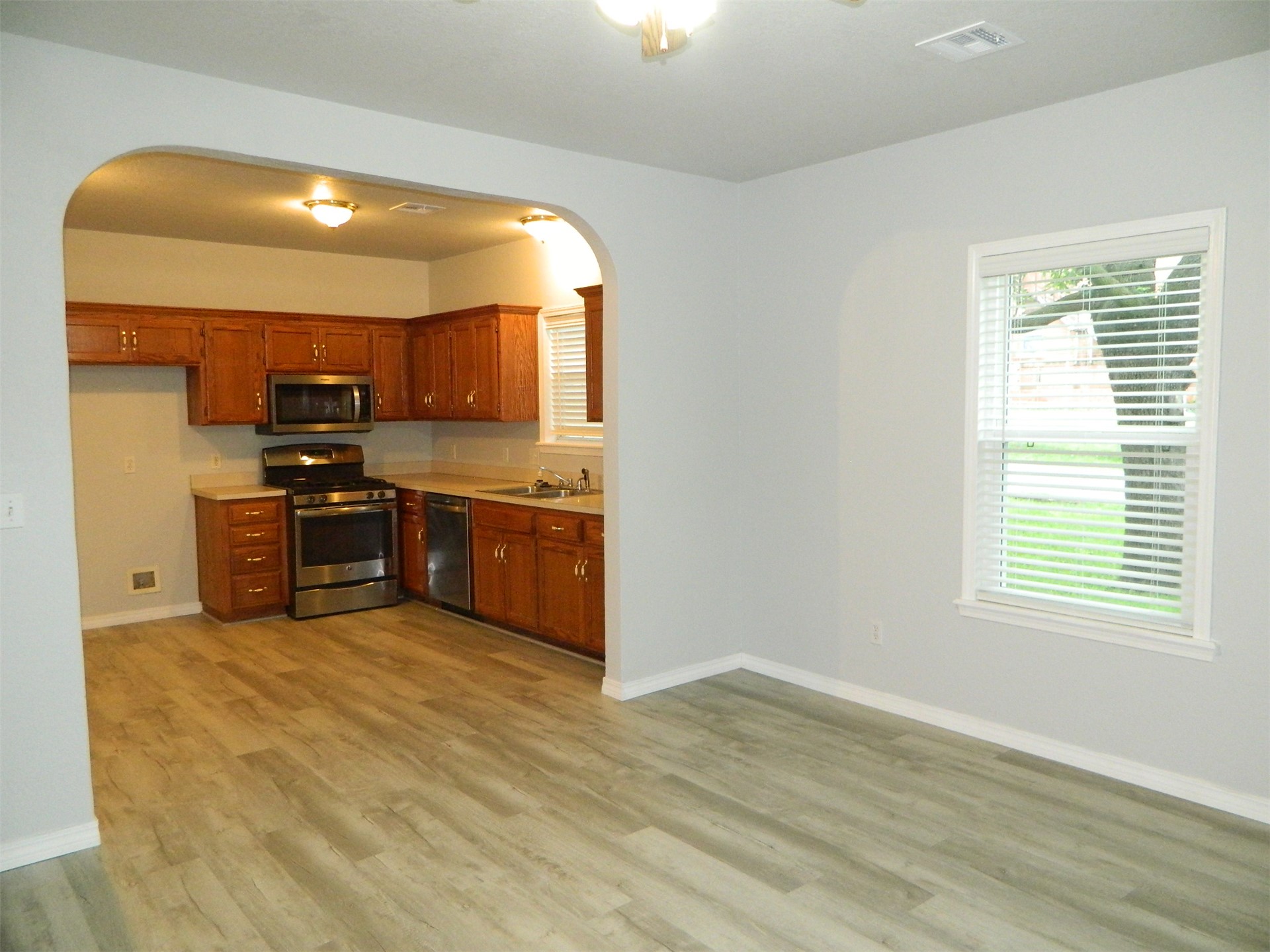 1302 Exchange Street Property Photo 8