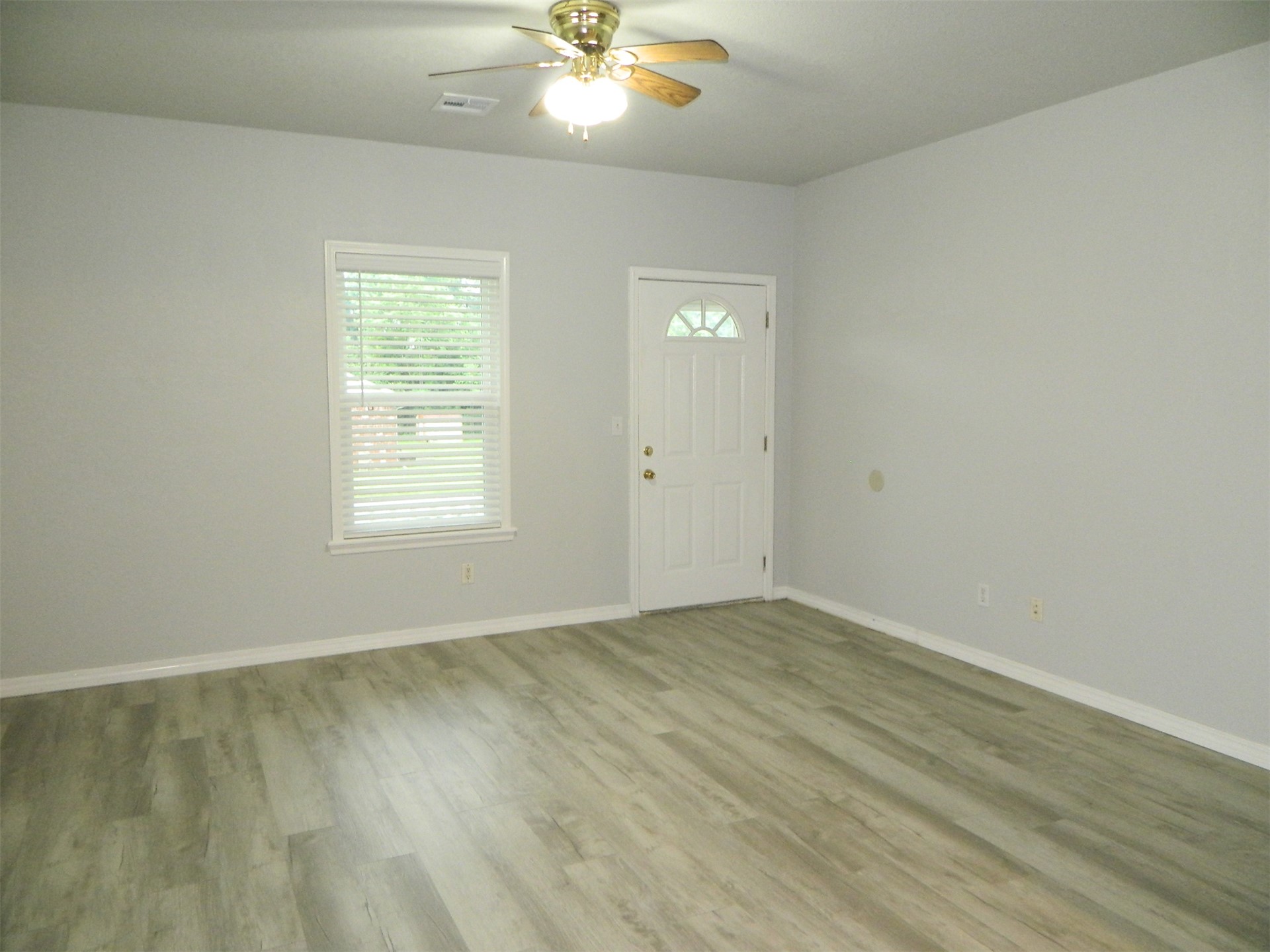 1302 Exchange Street Property Photo 10
