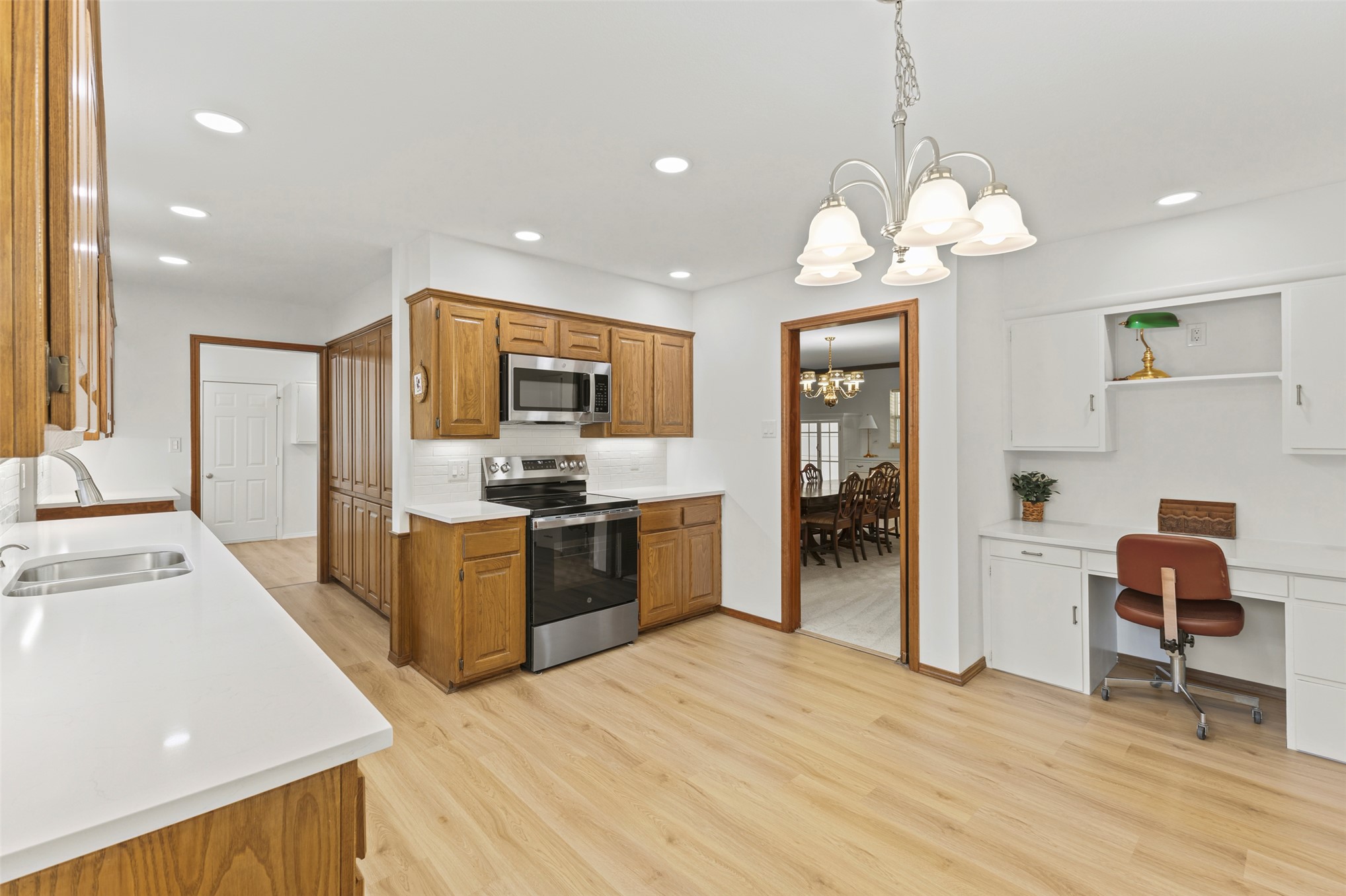 121 W 17th Street Property Photo 7