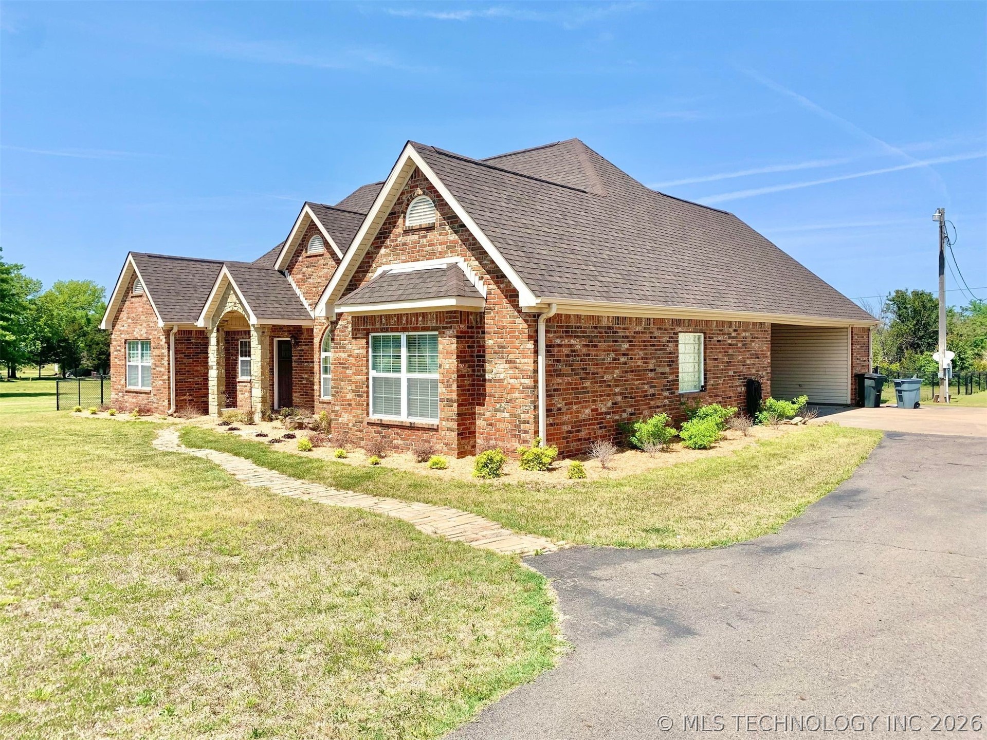 40218 E 1221 Drive Property Photo 4