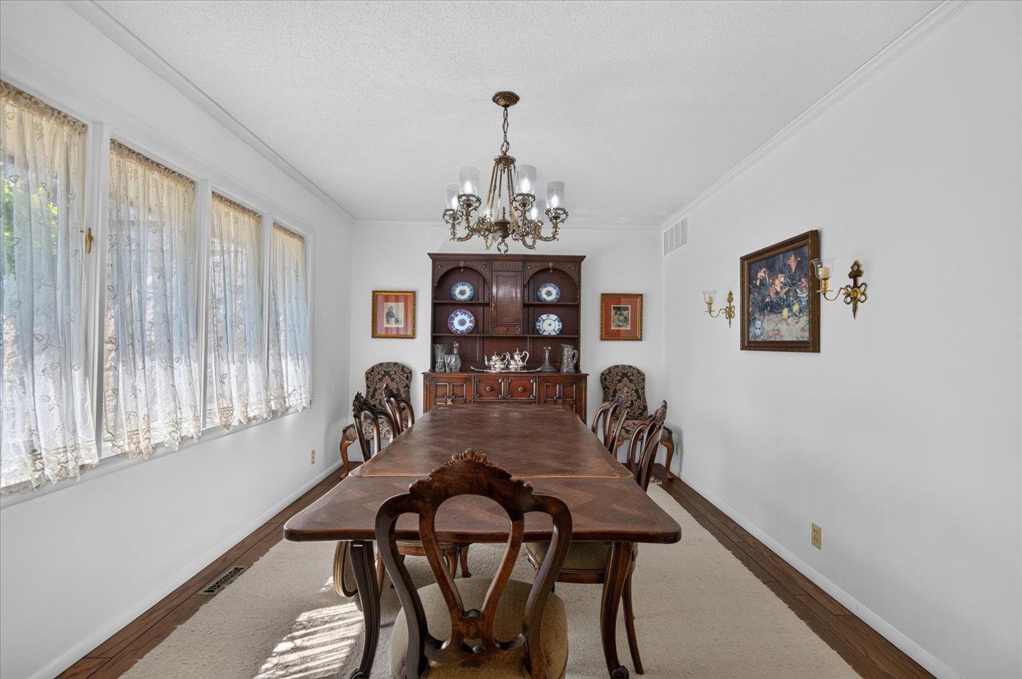 1035 Grandview Property Photo 6